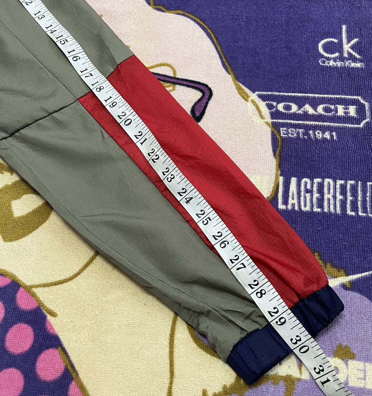 Columbia COLUMBIA Very Rare Design Windbreaker/Light Jacket Size US L / EU 52-54 / 3 - 19 Thumbnail