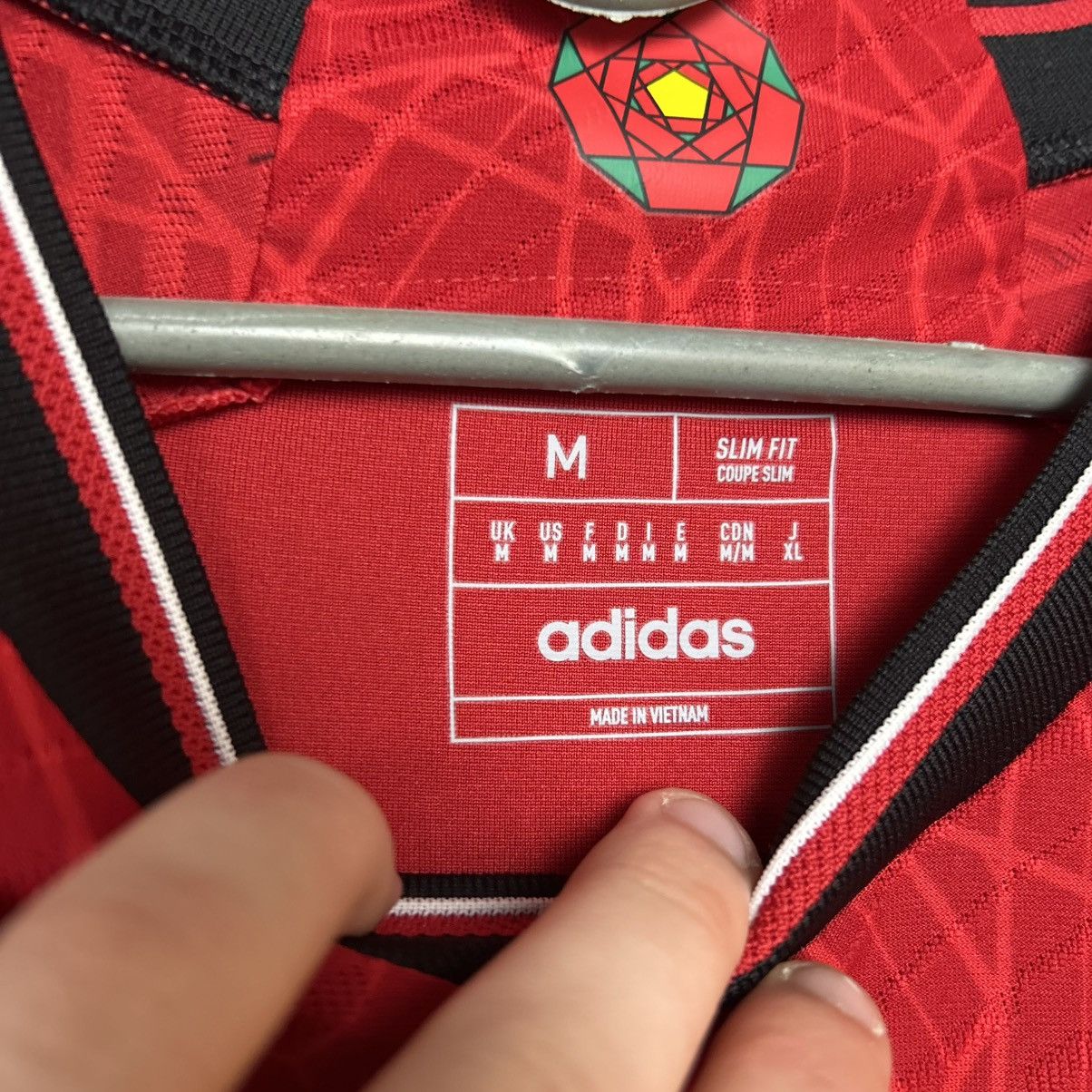 Adidas Mens Adidas Manchester United 2023 Home soccer jersey size M Size US M / EU 48-50 / 2 - 6 Thumbnail