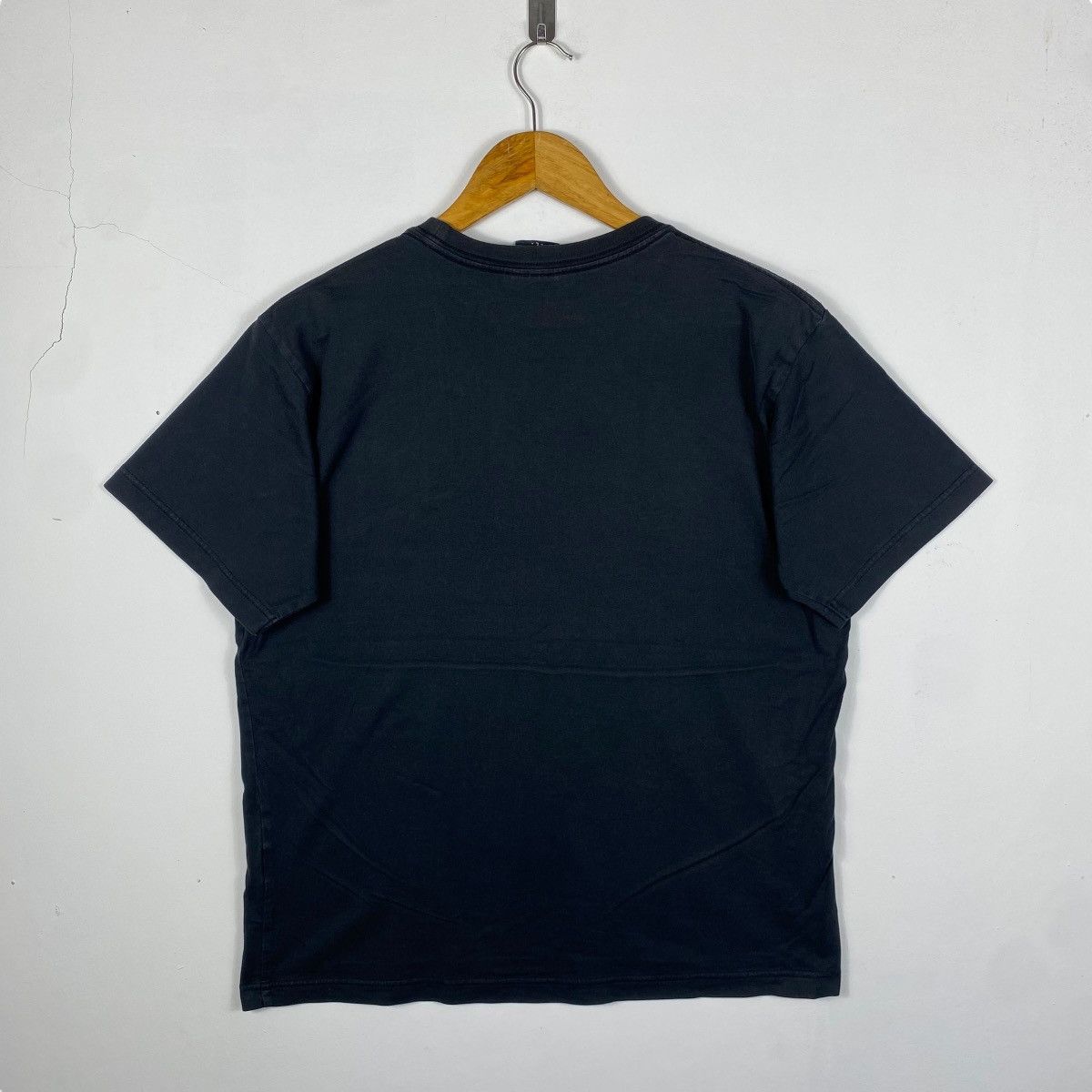 Keith Haring Vintage 00's KEITH HARING Black On Black Logo Faded Tee Size US L / EU 52-54 / 3 - 5 Thumbnail