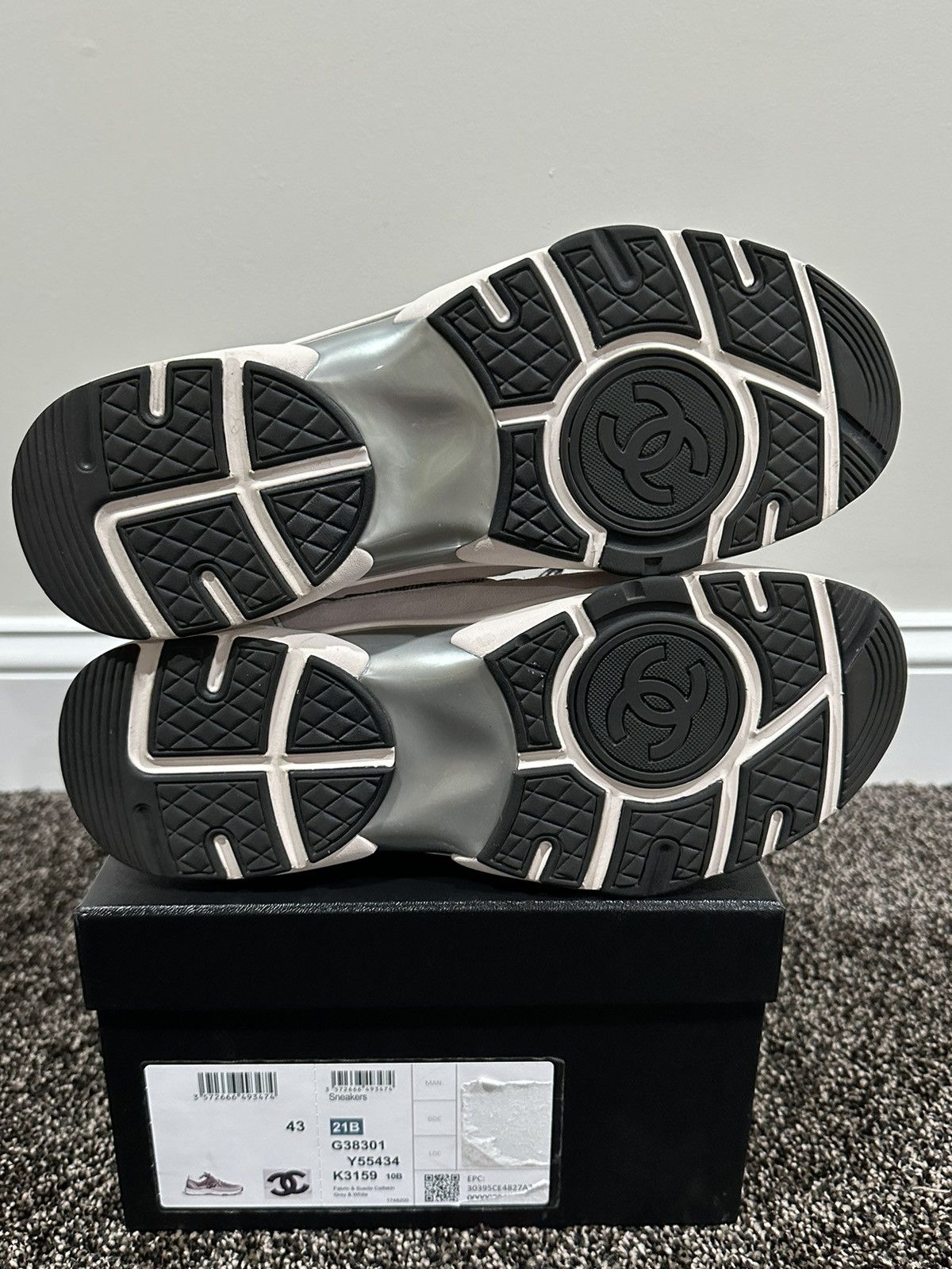 Chanel Chanel CC Logo Quilted White / Grey Suede Trainer Sneakers Size US 10 / EU 43 - 8 Thumbnail