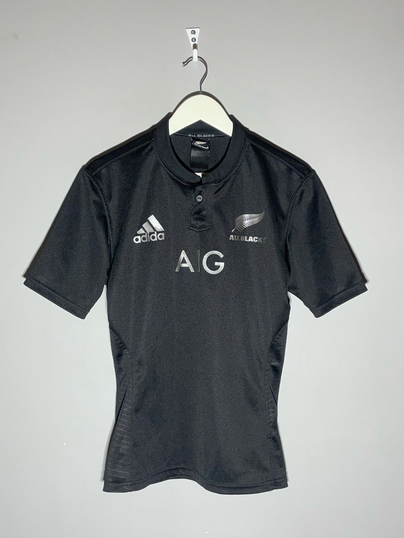 Adidas All Black New Zealand Y2k Streetwear Adidas Shirt Jersey Size US M / EU 48-50 / 2 - 1 Thumbnail