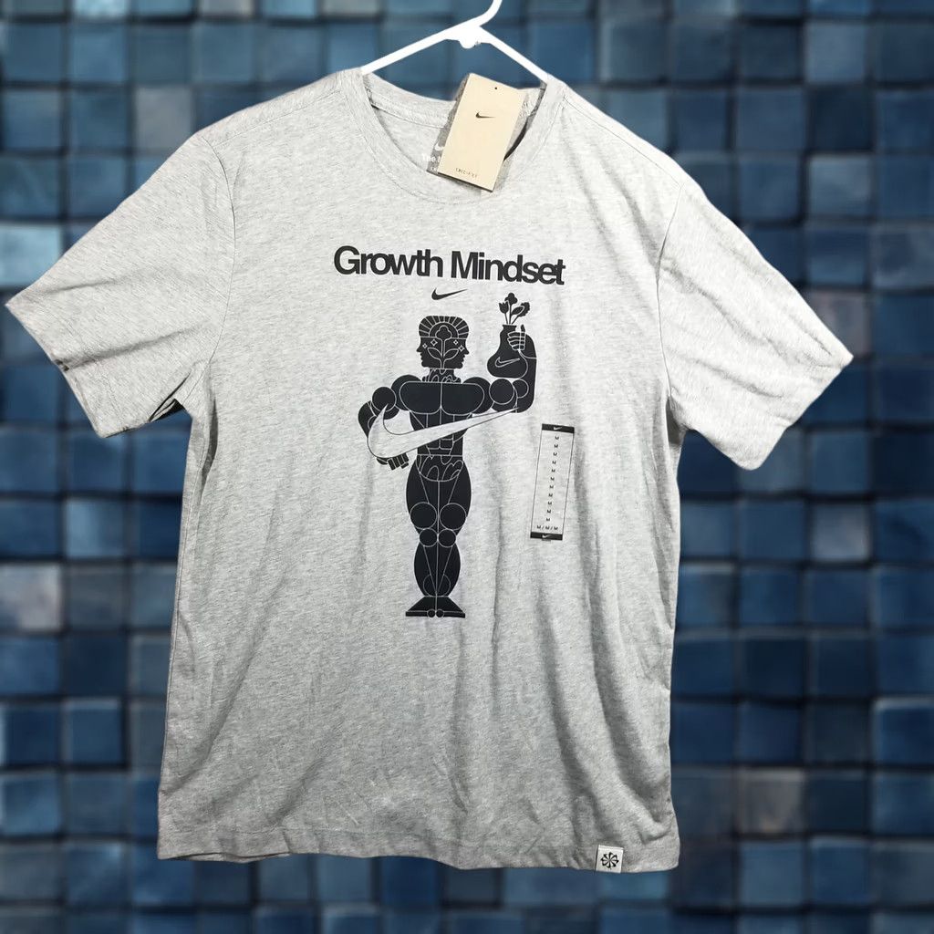 Nike Nike Dri-FIT Graphic Training T-Shirt Growth Mindset Grey Mens M Size US M / EU 48-50 / 2 - 1 Thumbnail