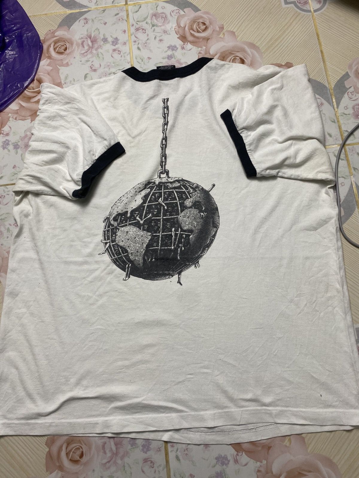 Rage Against The Machine Vintage 90s' Rage Against The Machine T-Shirt Giant Tag XL Size US XL / EU 56 / 4 - 5 Thumbnail