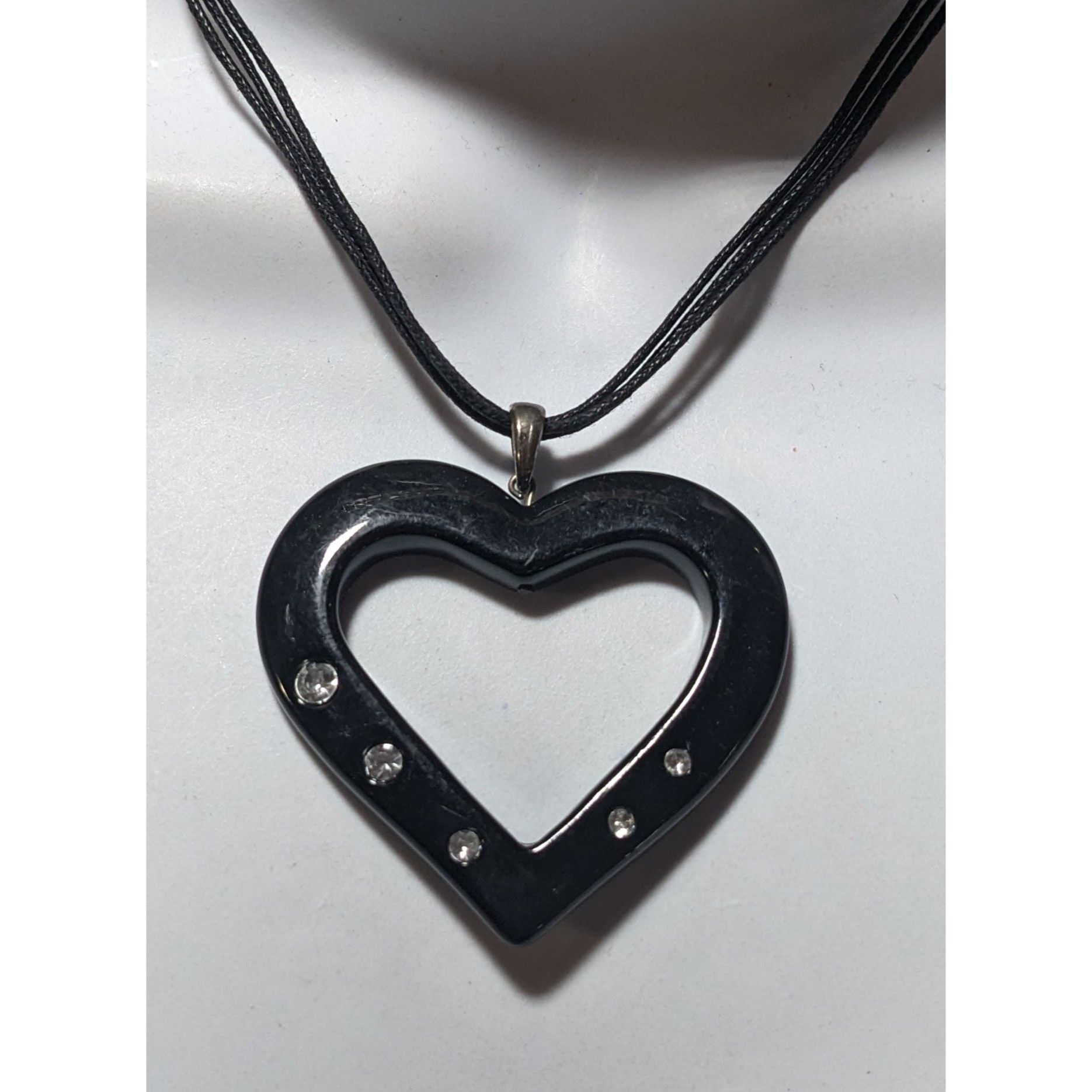 Other Glam Goth Open Heart Black Pendant Necklace Size ONE SIZE - 8 Thumbnail