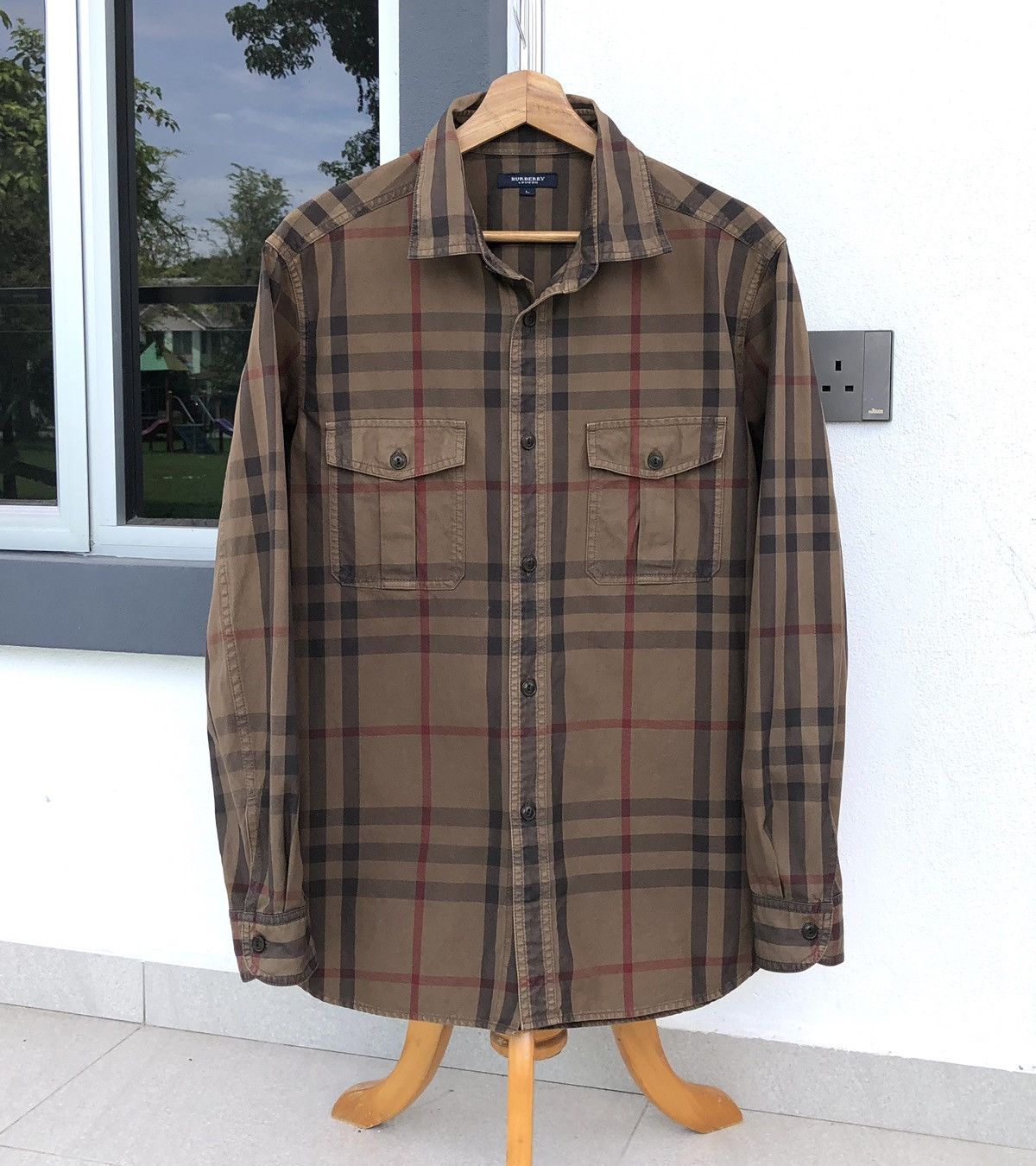 Burberry Burberry London Checked Novacheck Cotton Long Sleeve Shirt Size US L / EU 52-54 / 3 - 1 Thumbnail