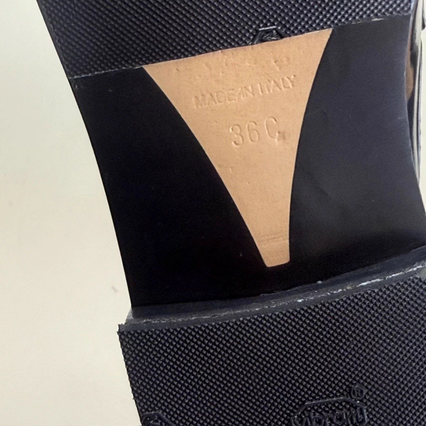 Chanel CHANEL Chain Logo Black & Gold Loafer 36 Size US 5 / IT 35 - 7 Thumbnail