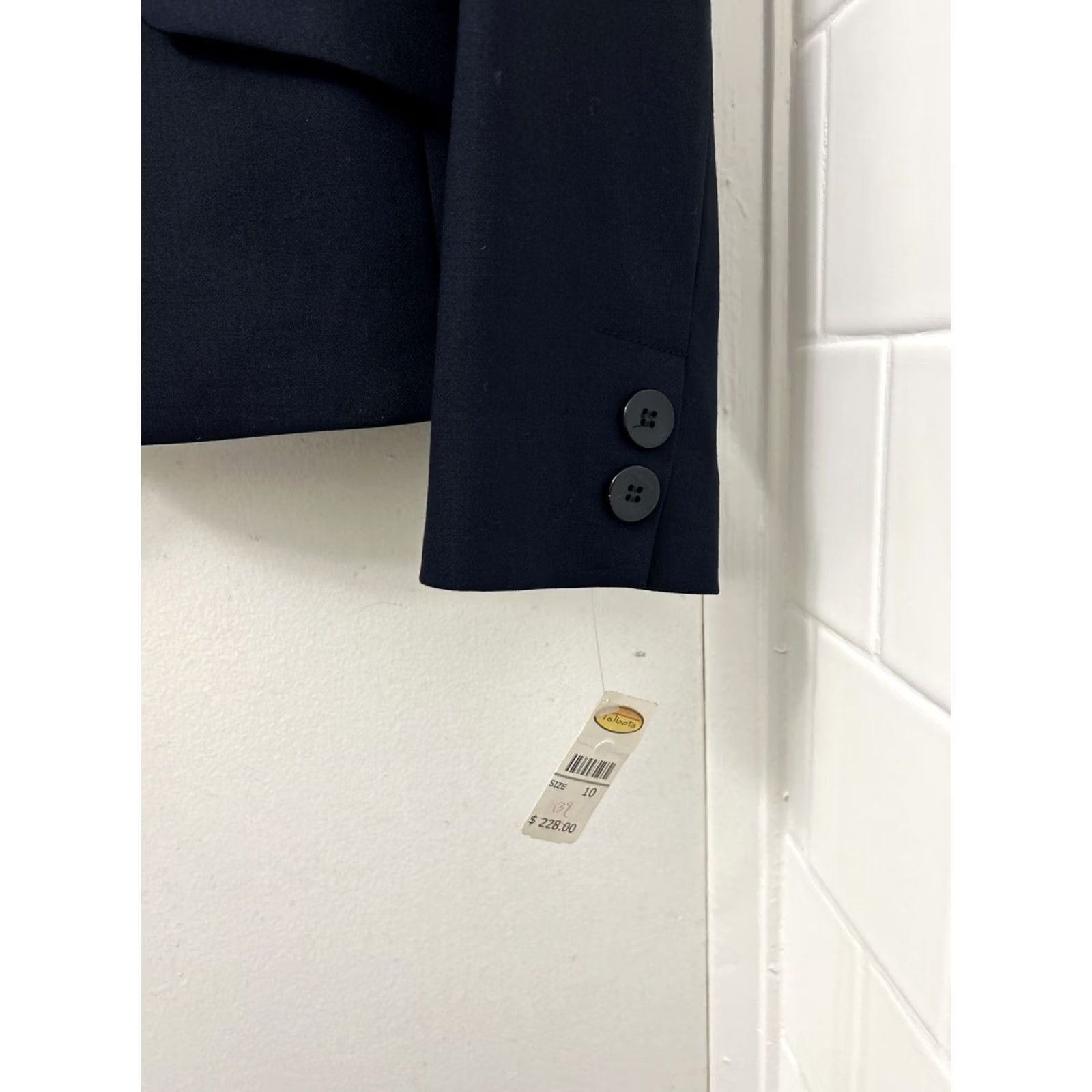 Talbots VINTAGE Talbots Blazer Womens L Blue Wool Jacket 3-Button Notch Lapel Single-Breasted Italian Fabric Made In Japan Navy Blue Solid Pattern Dress Suit Size L / US 10 / IT 46 - 7 Thumbnail