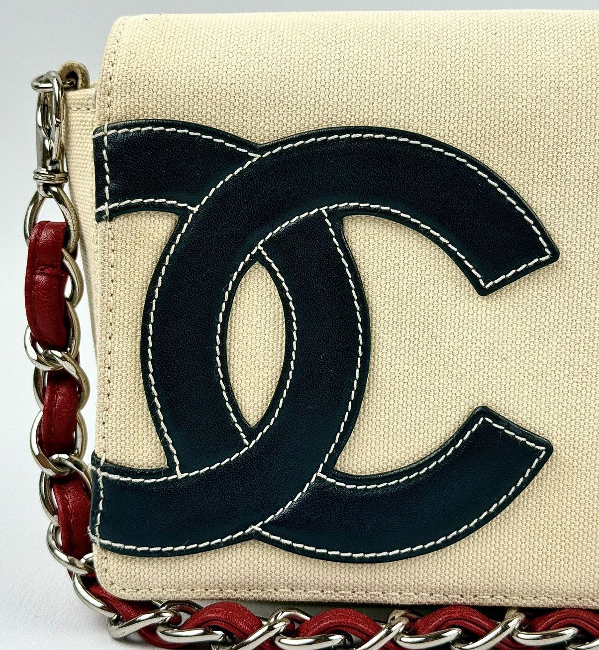 Chanel Chanel - 2002 - CC - No.5 - East - West - Chain Flap Size ONE SIZE - 6 Thumbnail