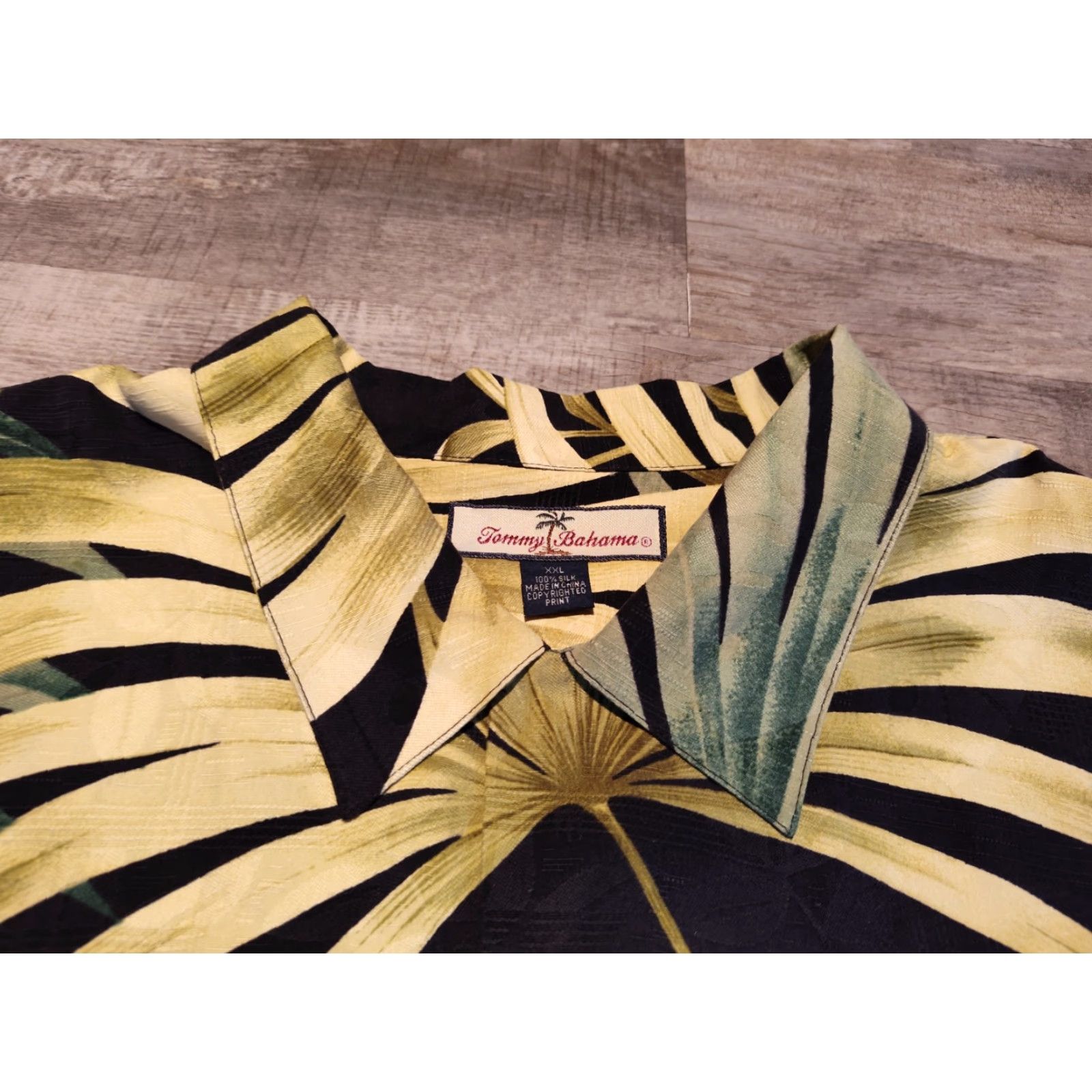 Tommy Bahama VINTAGE Tommy Bahama Men’s Short Sleeve Button-Up Shirt 2XL Silk Jungle Floral Casual Summer Beach Size US XXL / EU 58 / 5 - 7 Thumbnail