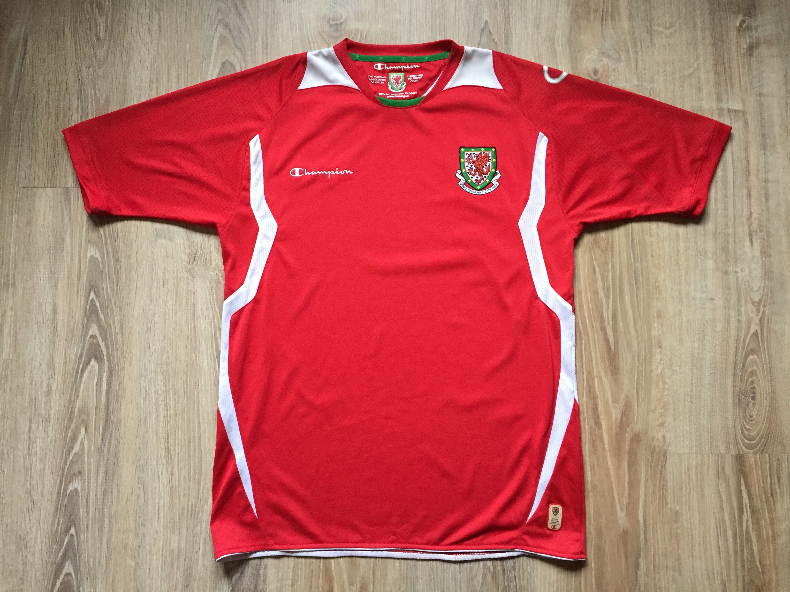 Champion × Vintage Champion Wales Home Football Jersey Size US L / EU 52-54 / 3 - 1 Thumbnail