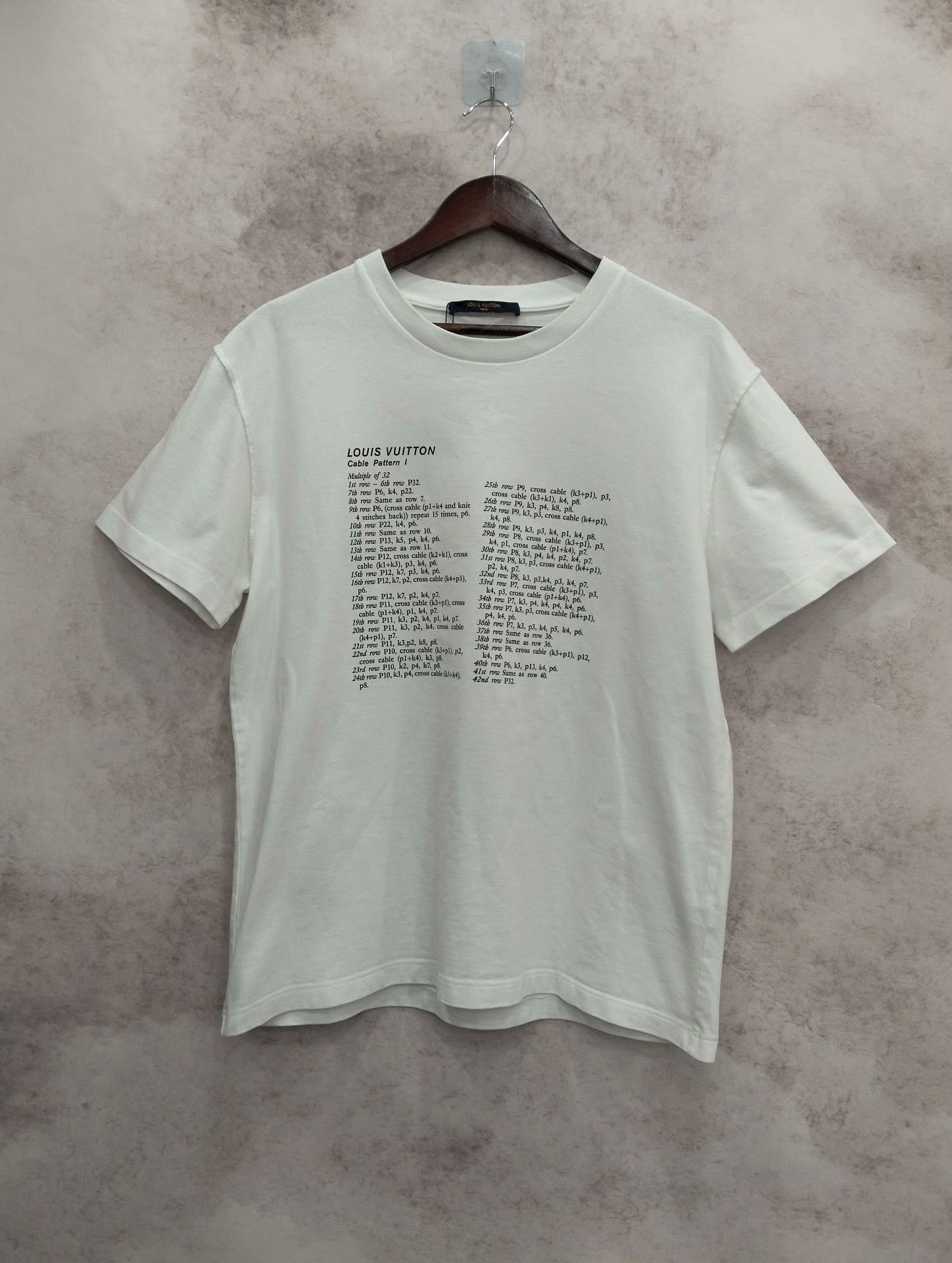 Louis Vuitton Louis Vuitton T-Shirt M Men Size US M / EU 48-50 / 2 - 1 Thumbnail
