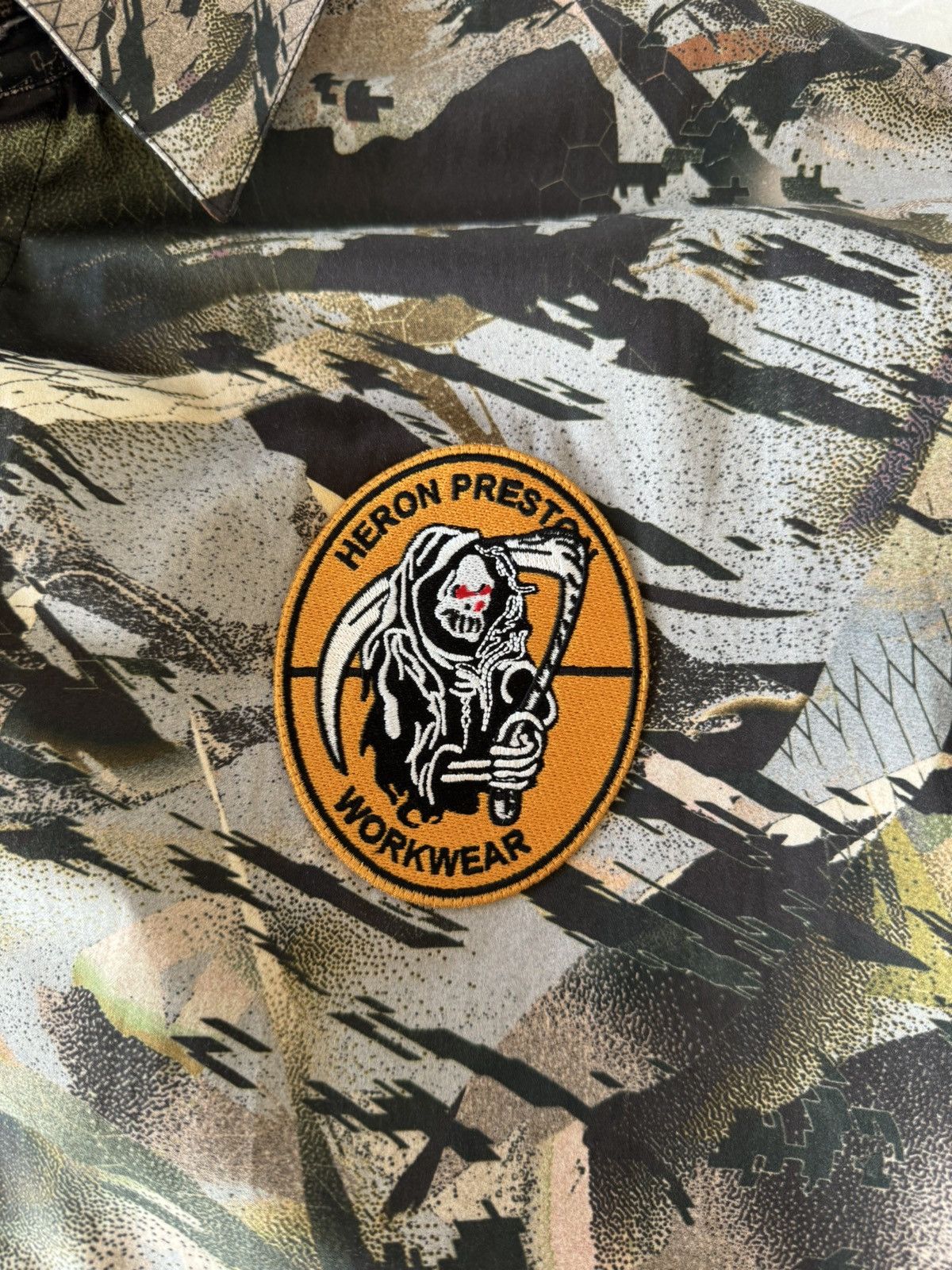 Heron Preston Heron Preston logo patch camouflage printed shirt Size US XL / EU 56 / 4 - 4 Thumbnail