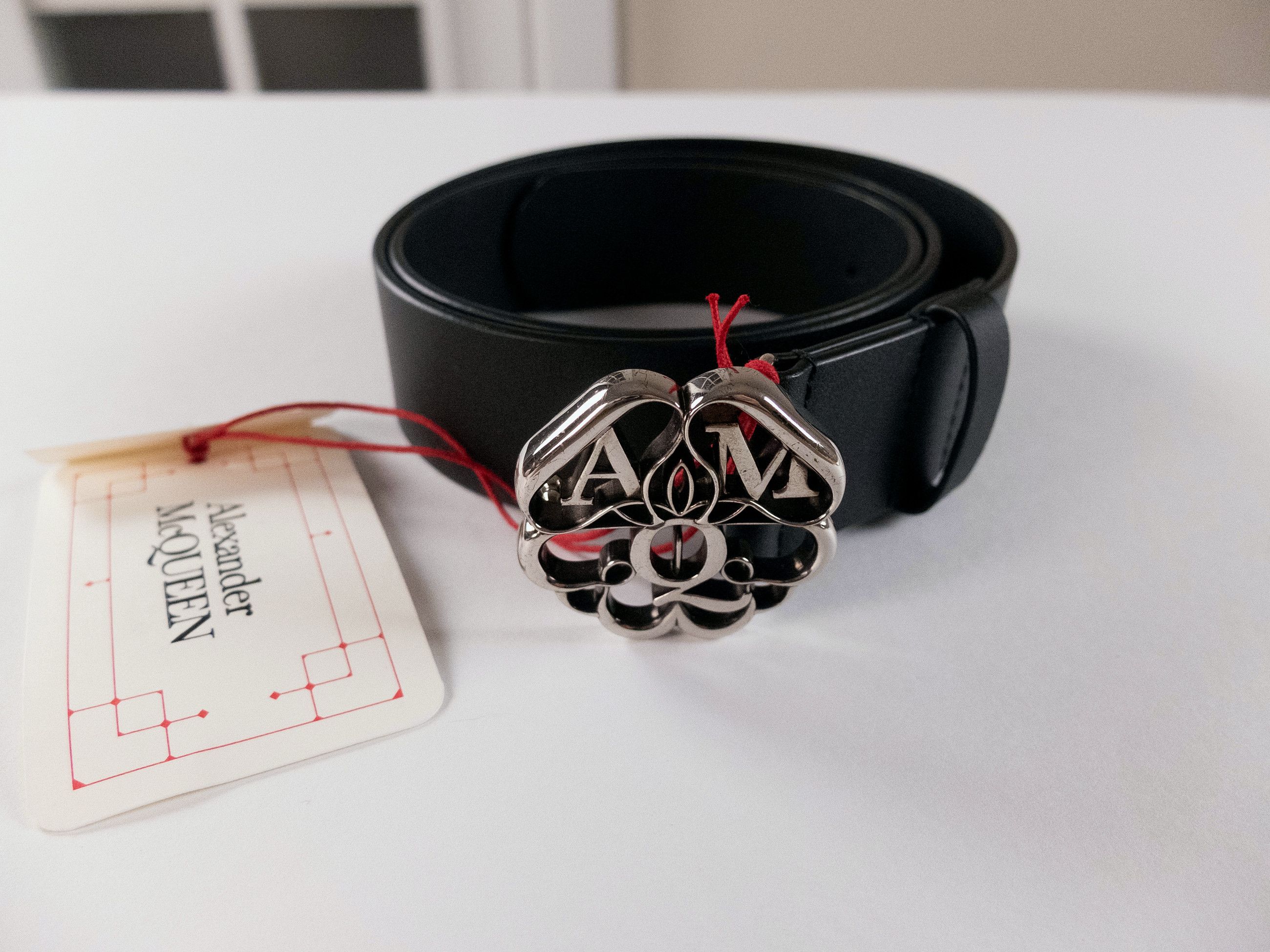Alexander McQueen ALEXANDER MCQUEEN black Seal logo buckle leather belt 90 q Size 34 - 1 Thumbnail