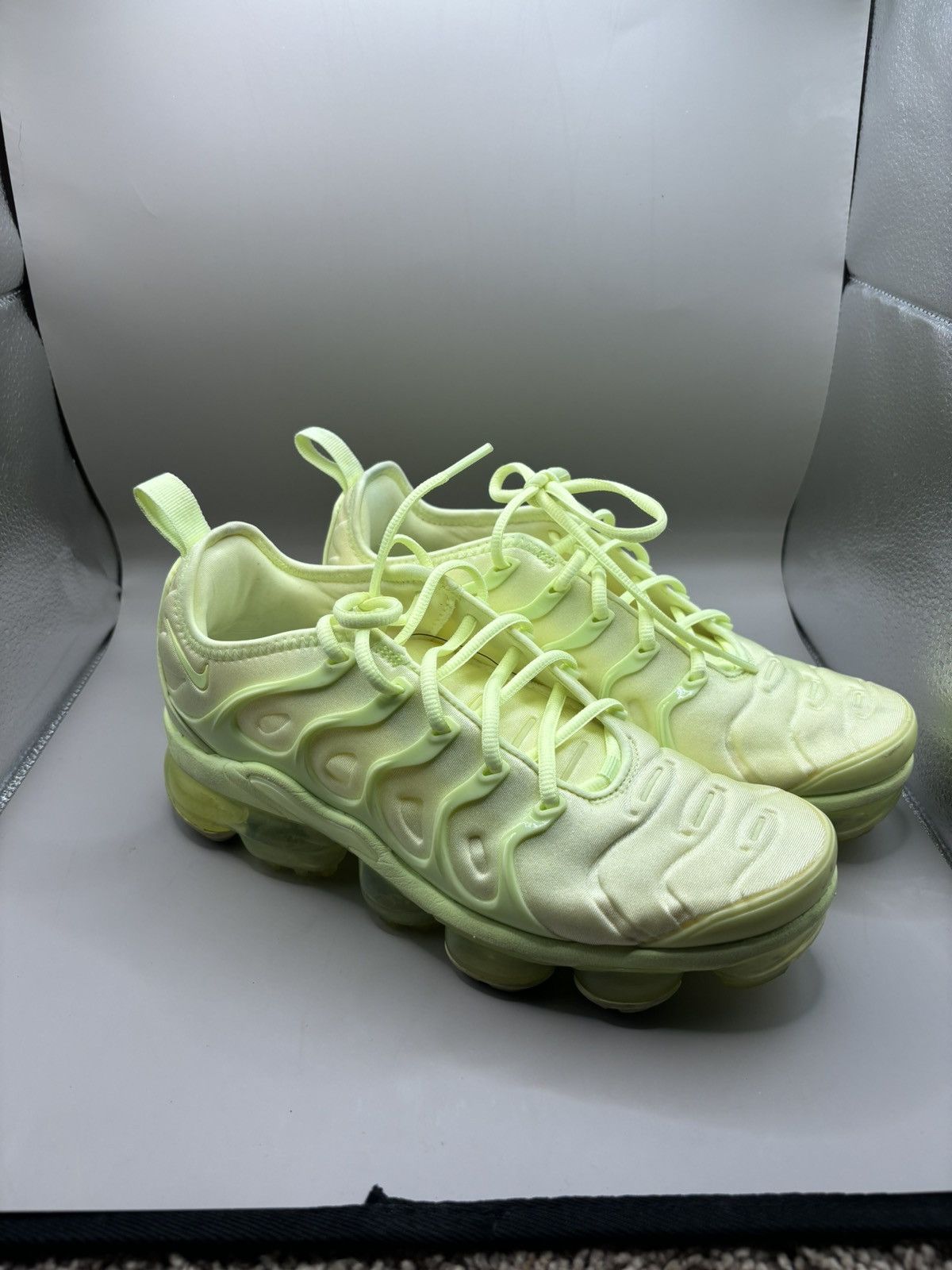vapormax plus neon green