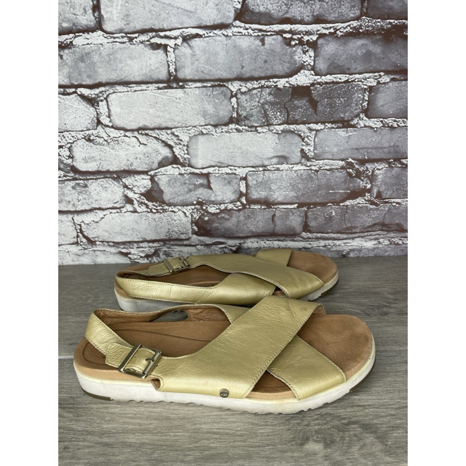 Ugg UGG Gold Leather Kamile Cross Strap Comfort Sandals Women Sz Size US 10 / IT 40 - 14 Thumbnail