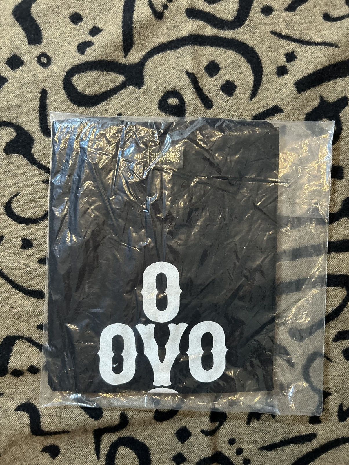 October's Very Own 2016 Og PomPom Tshirt Size US L / EU 52-54 / 3 - 2 Thumbnail
