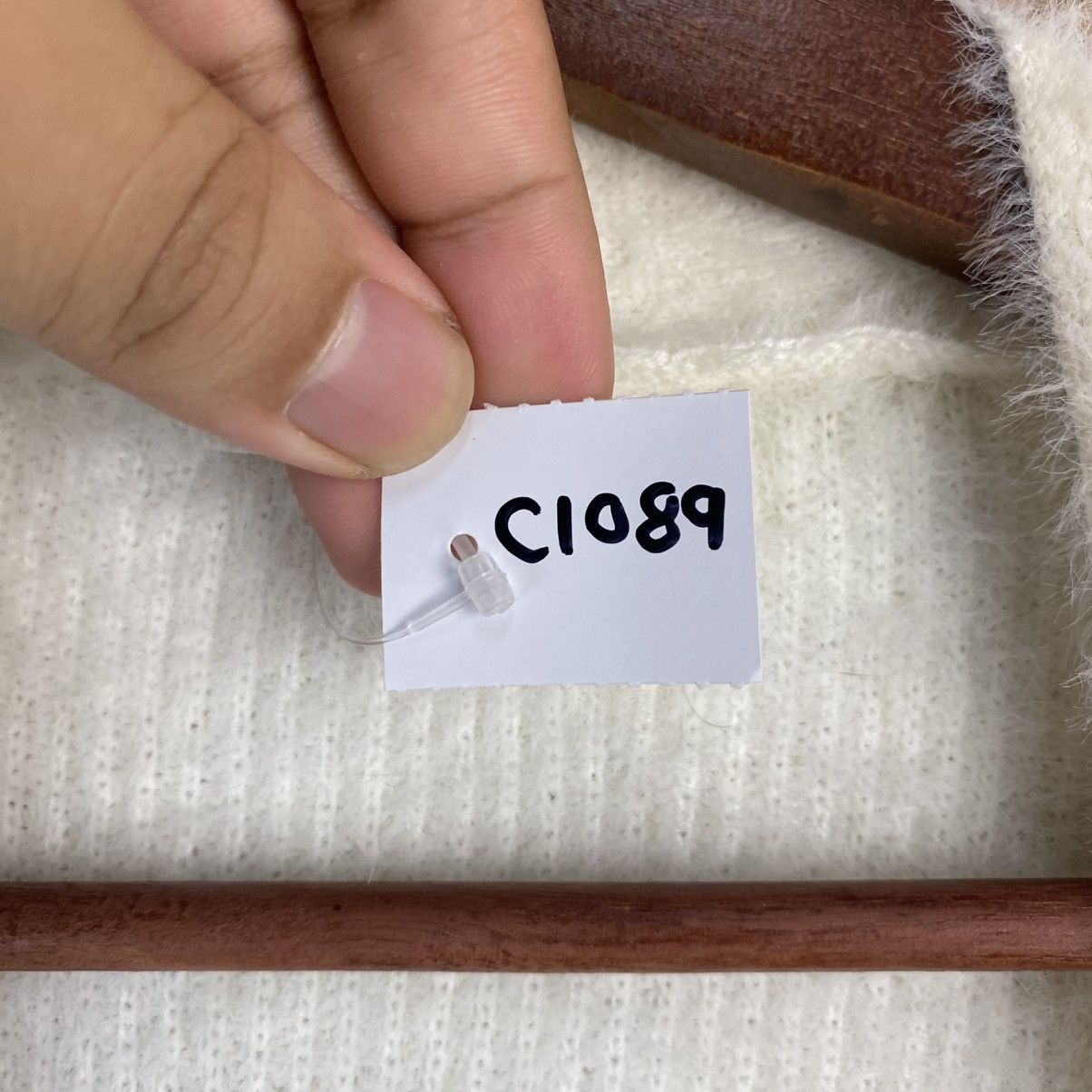 Japanese Brand DL GU White Cardigan Fur shaggy Knitwear #C1089 Size L / US 10 / IT 46 - 10 Thumbnail