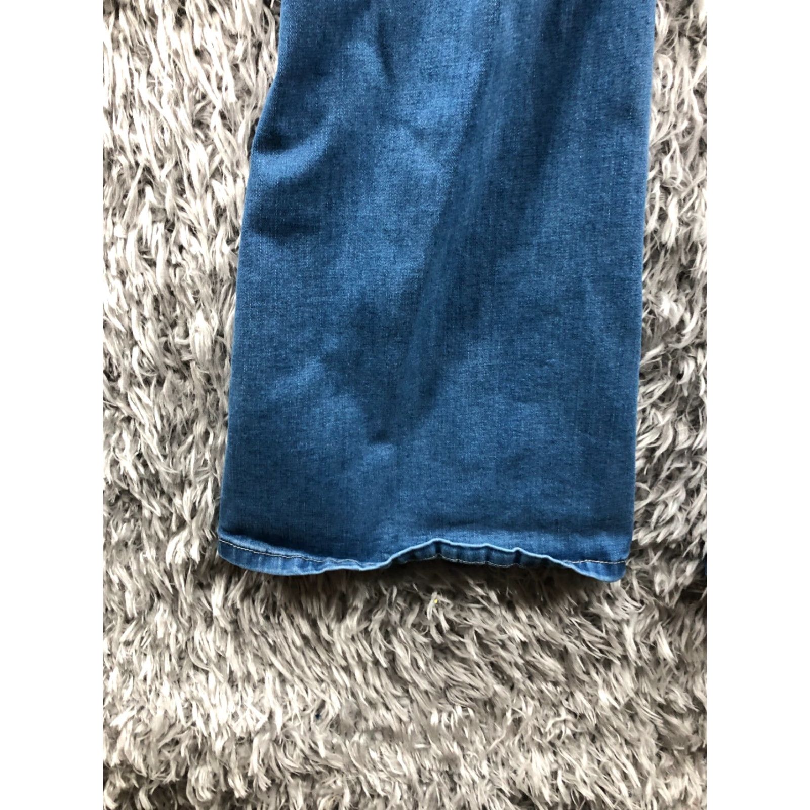 Forever 21 FOREVER 21 Jeans Flared Womens Medium Wash Blue 30 Regular 5-Pocket Denim Cotton Zip Button Belt Loops Inseam 31 Size 30" / US 8 / IT 44 - 7 Thumbnail