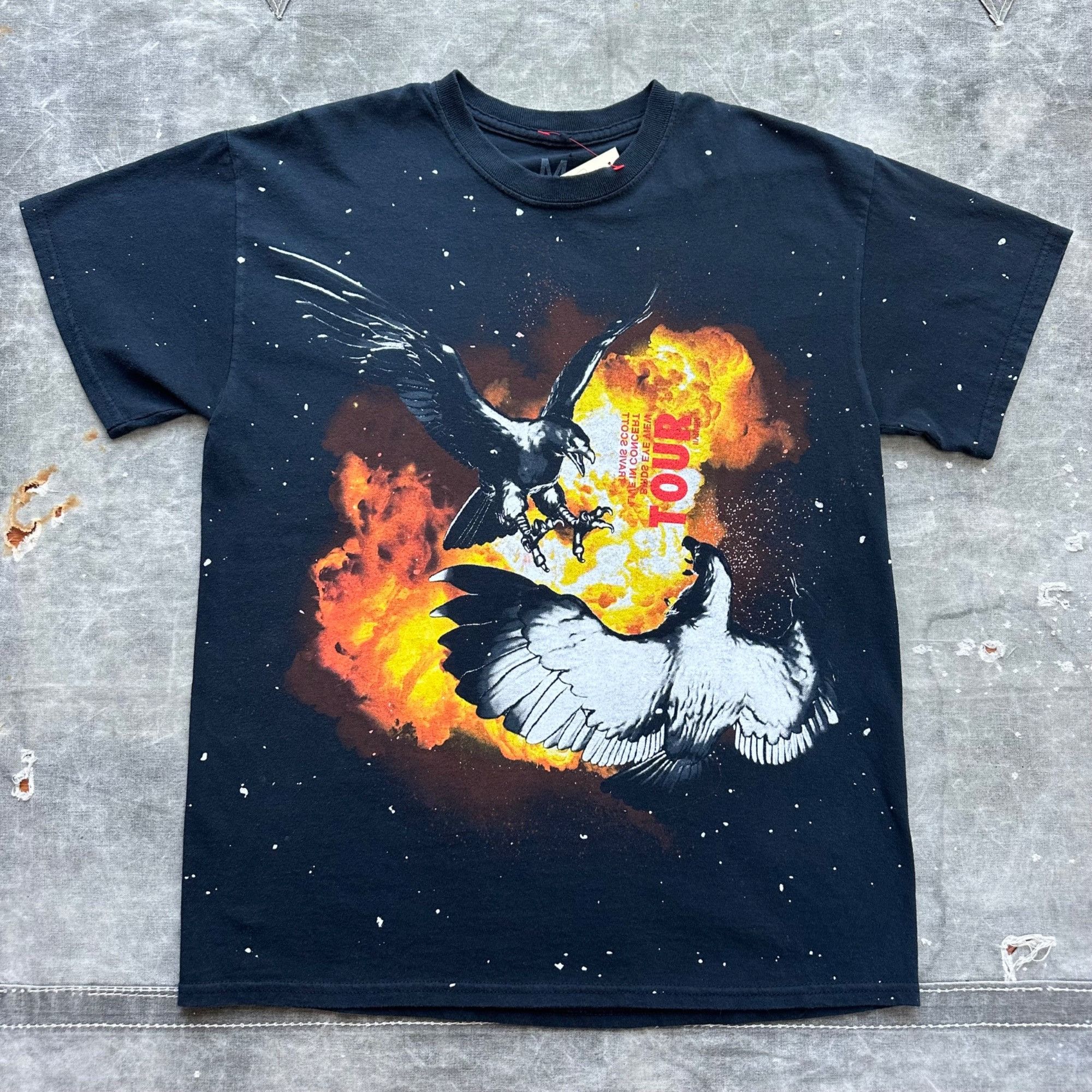 Vintage Vintage 2017 Travis Scott Birds Eye View Tour Shirt Size US M / EU 48-50 / 2 - 1 Thumbnail