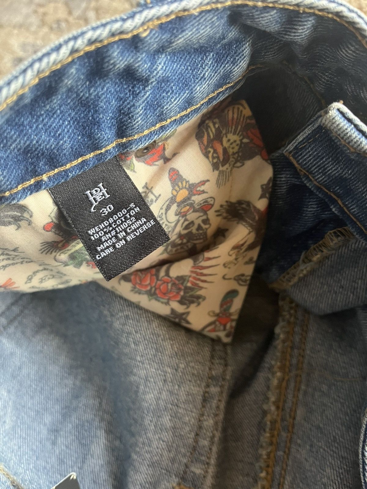 Ed Hardy BORN FREE MINI SHORTS Size 30" / US 8 / IT 44 - 9 Thumbnail