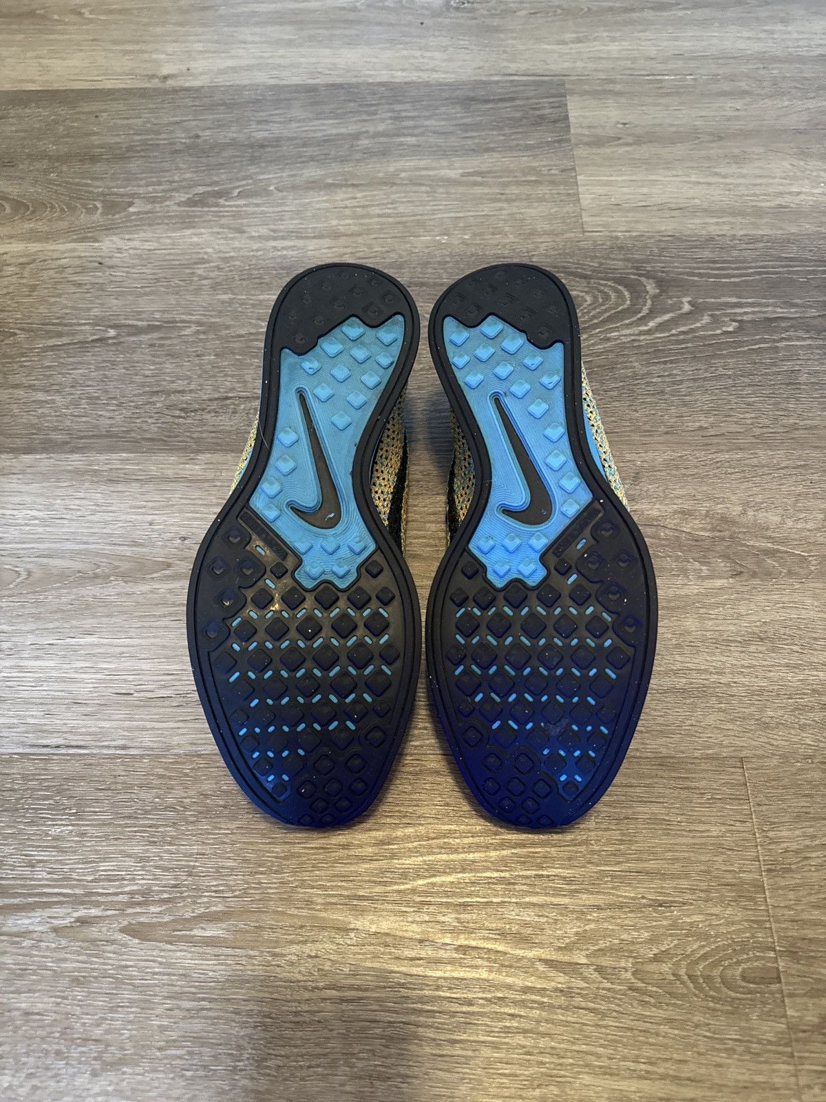 Nike Nike Flyknit Racer Size US 10 / EU 43 - 5 Thumbnail
