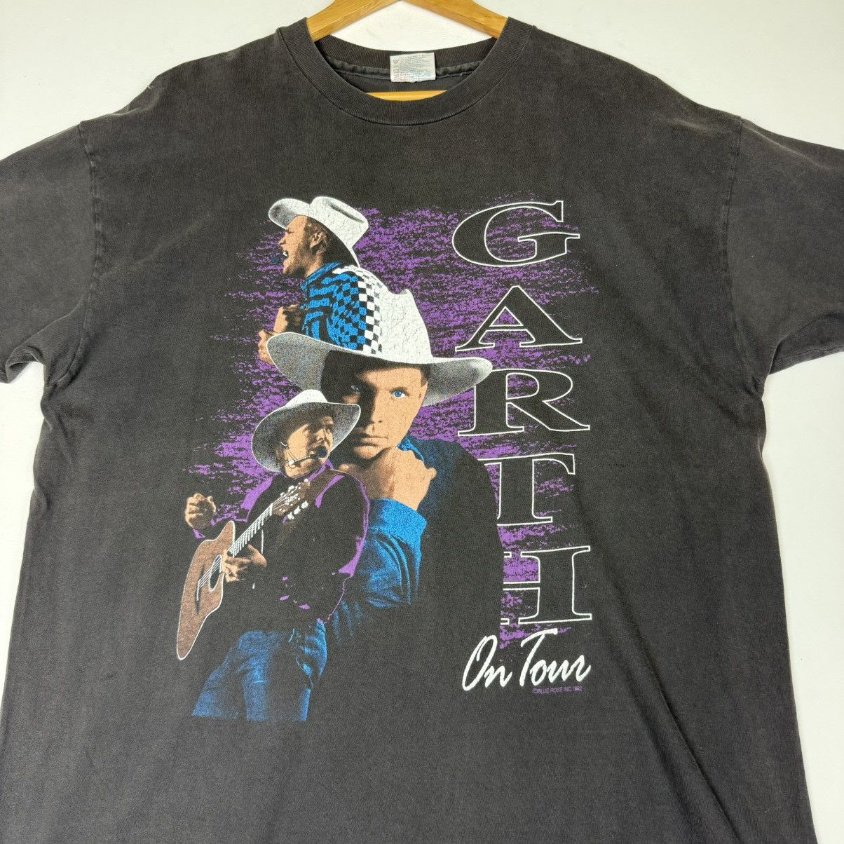 Band Tees Vintage 92s Garth Brooks On Town Tour Tee Size US M / EU 48-50 / 2 - 6 Thumbnail