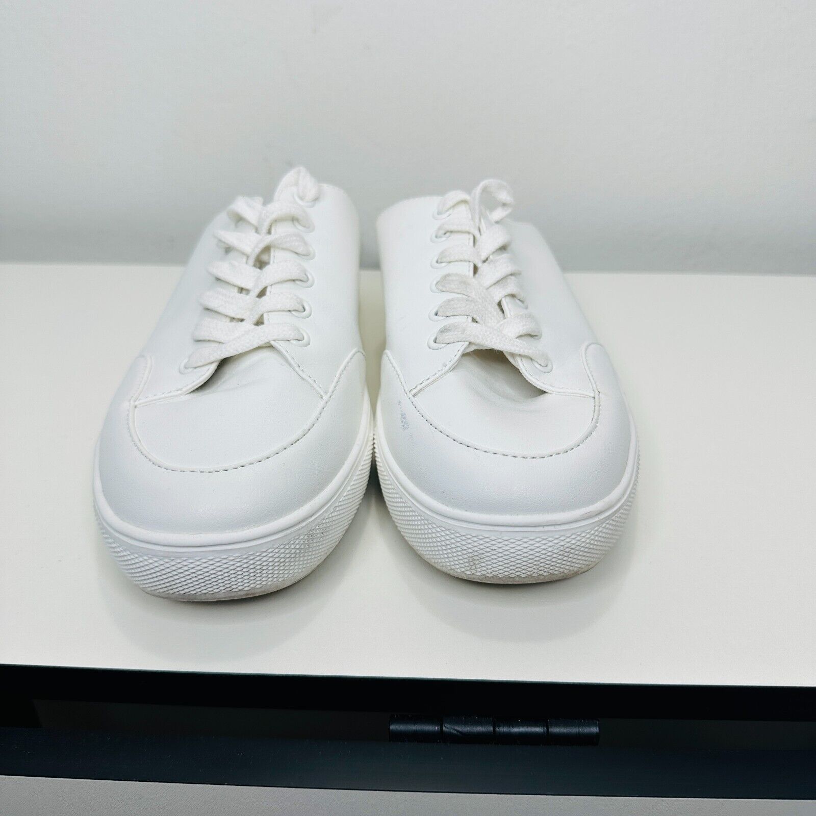 Other Susina White Leatherette Brynlee Closed Toe SlideIn Sneakers Size US 9 / IT 39 - 3 Thumbnail
