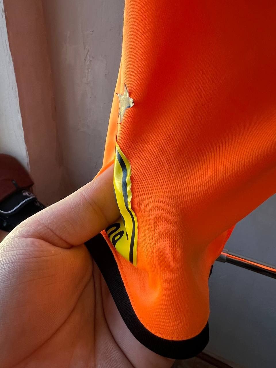Puma 2017/18 BORUSSIA DORTMUND #38 BURKI GK SOCCER JERSEY/SHORTS Size US S / EU 44-46 / 1 - 15 Thumbnail