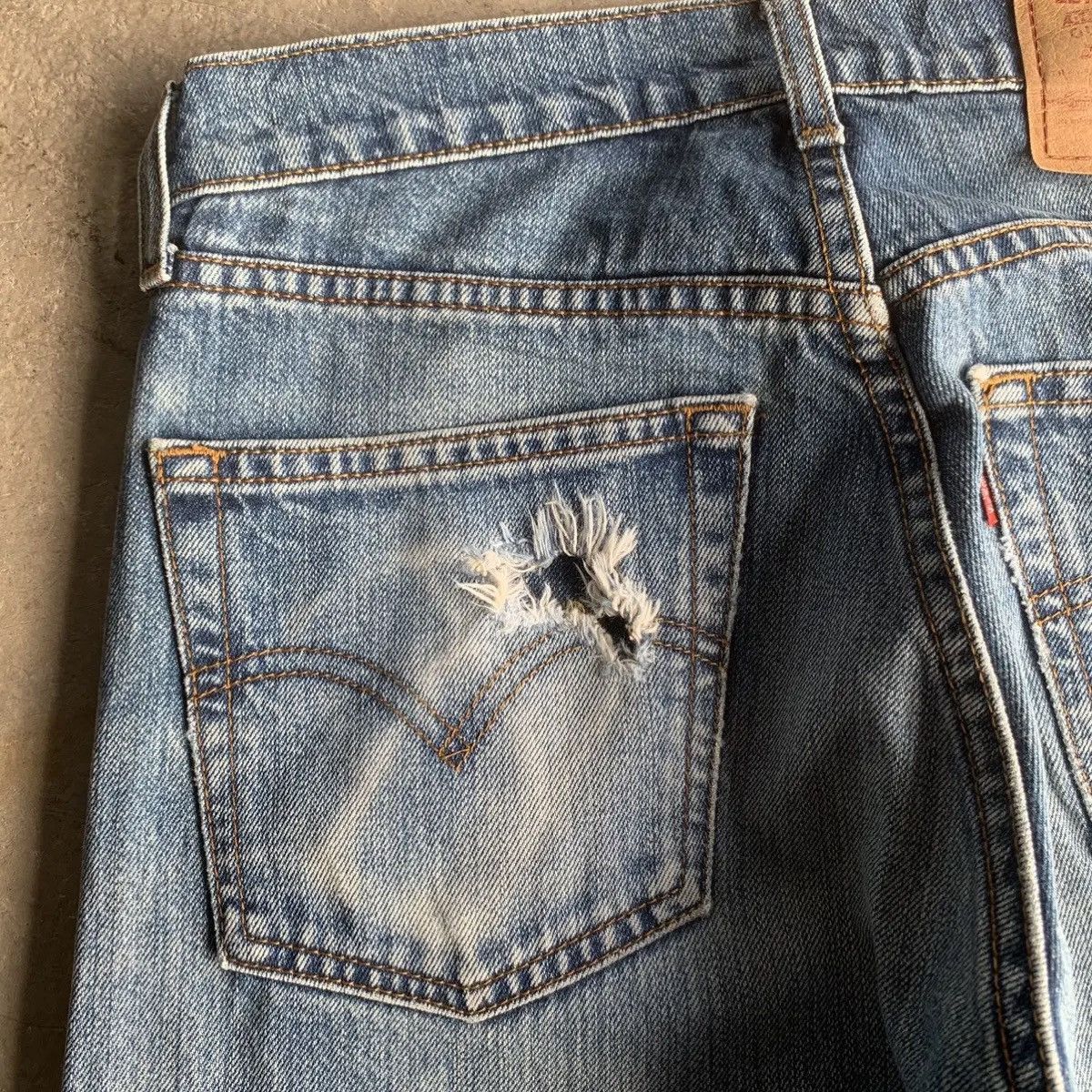 Levi's Vintage Levi’s 512 Blue Wash Jeans Distressed Denim Pants Size US 28 / EU 44 - 12 Thumbnail