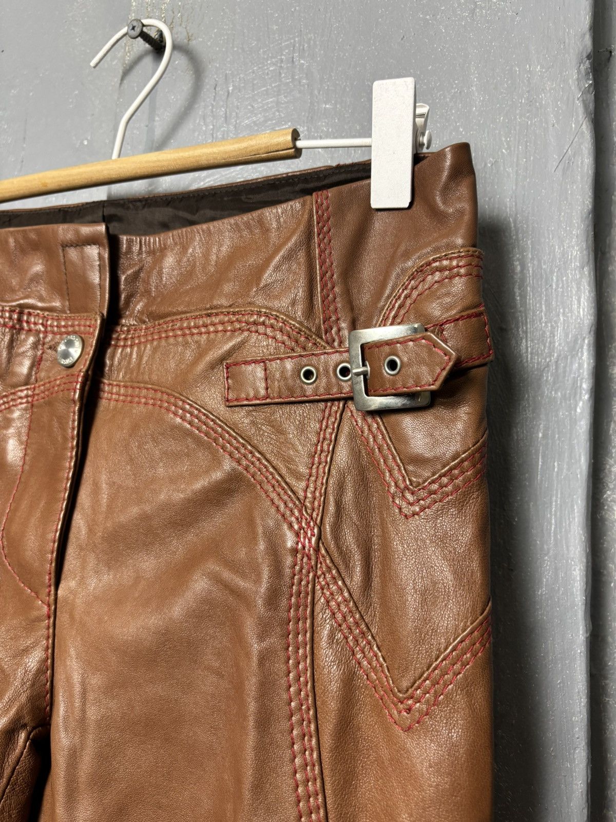 Versace RARE Y2K Versace Buckle Back Genuine Leather Flared Pants Size 28" / US 6 / IT 42 - 8 Thumbnail