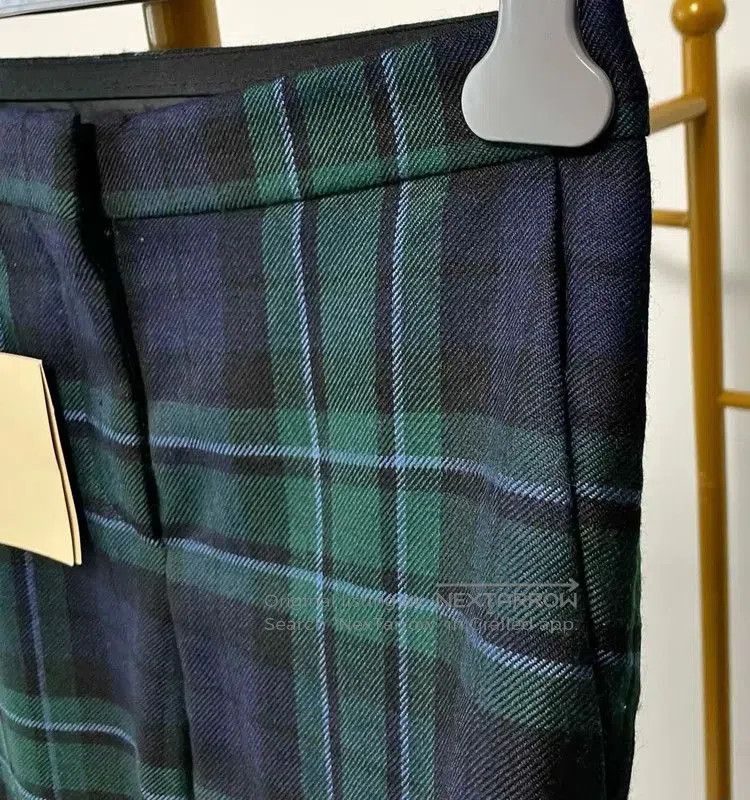Burberry Burberry Women's L Size Color Blocked Wool Pants. Size 30" / US 8 / IT 44 - 2 Thumbnail