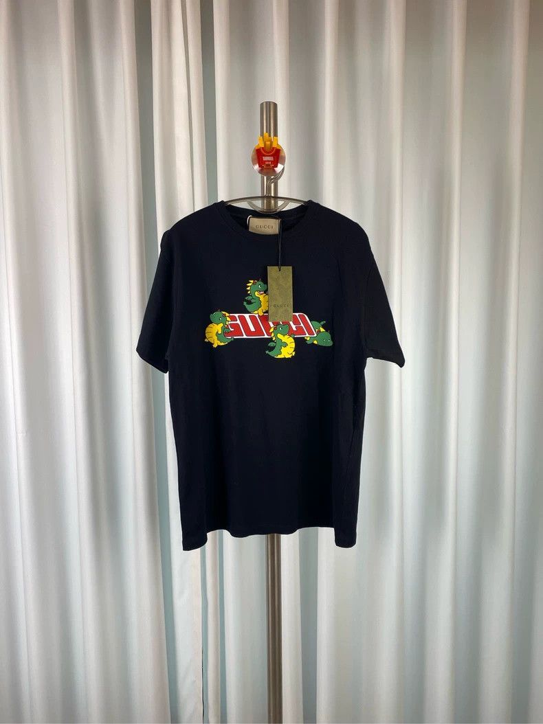 Gucci Gucci Black Flying Dragon Printed Short Sleeve 2504-Nextarr Size US XS / EU 42 / 0 - 1 Thumbnail