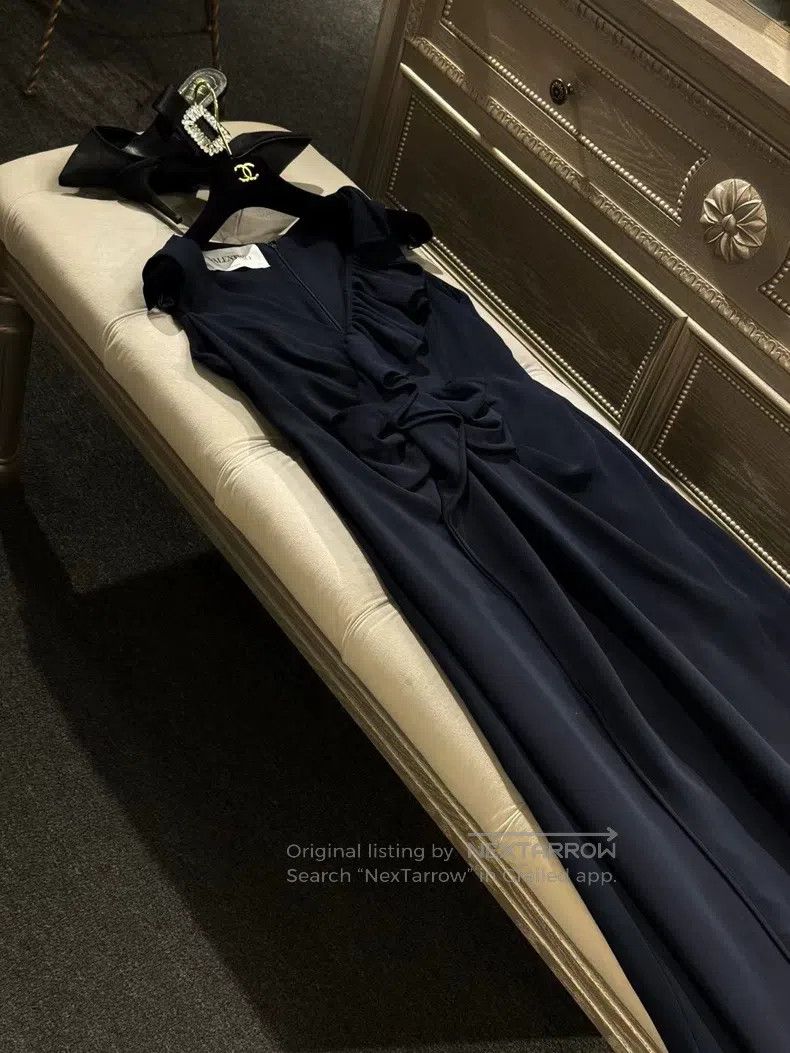 Valentino Valentino dress Size M / US 6-8 / IT 42-44 - 3 Thumbnail
