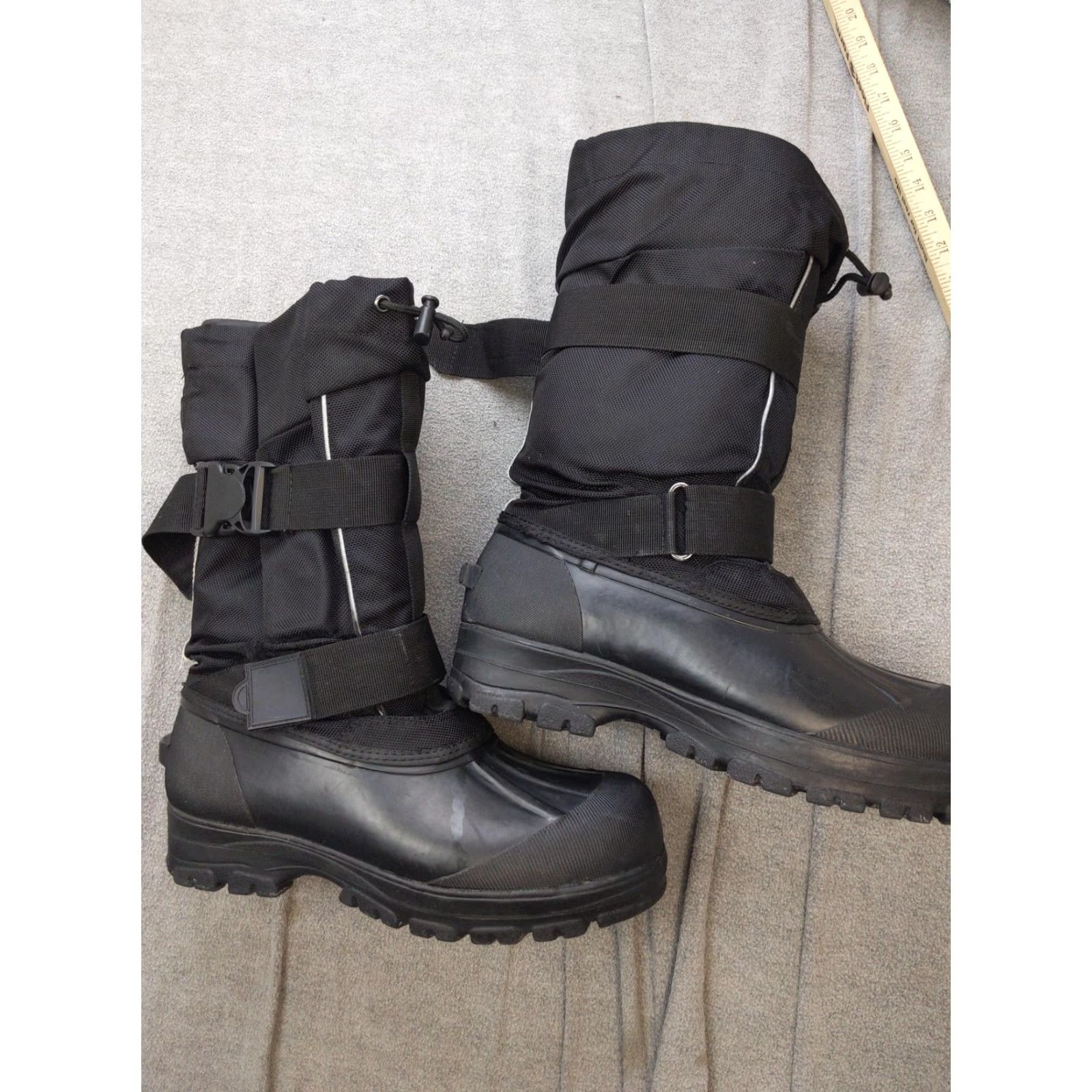 Vintage VINTAGE? No. RedHead Mens Snow Boot 9 Black Synthetic Insulated Thinsulate Winter Outdoor 42 9 Mens Boots Black Snow Boot Size US 9 / EU 42 - 2 Thumbnail