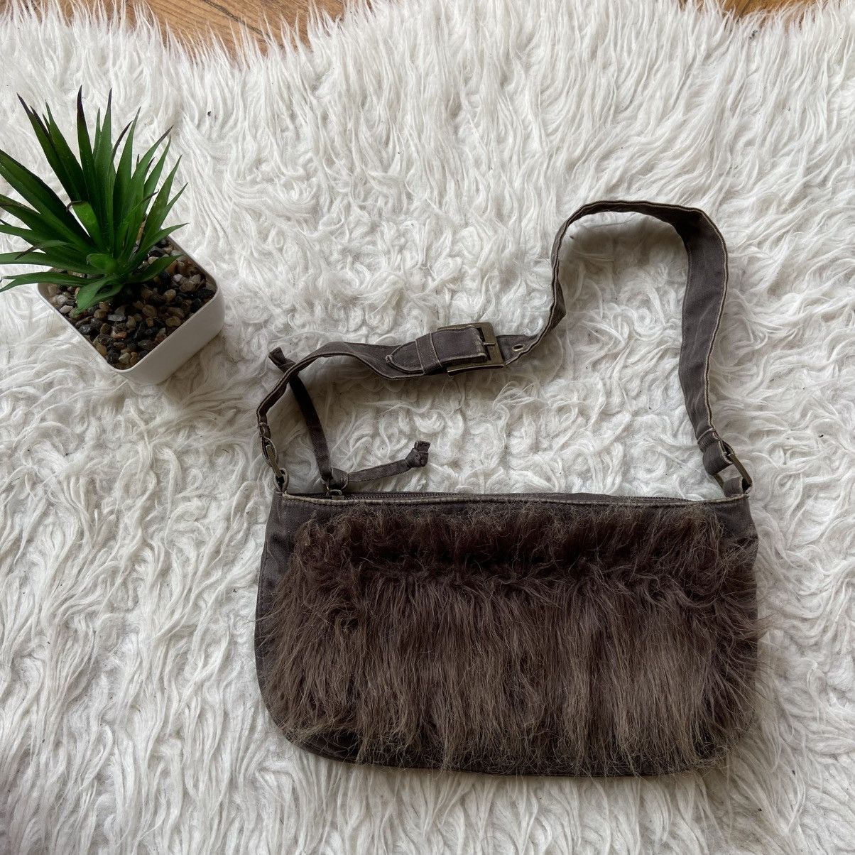 Hysteric Glamour 📌 Crazy Vintage Kickers Faux Fur Y2K Handle Bag Size ONE SIZE - 5 Thumbnail