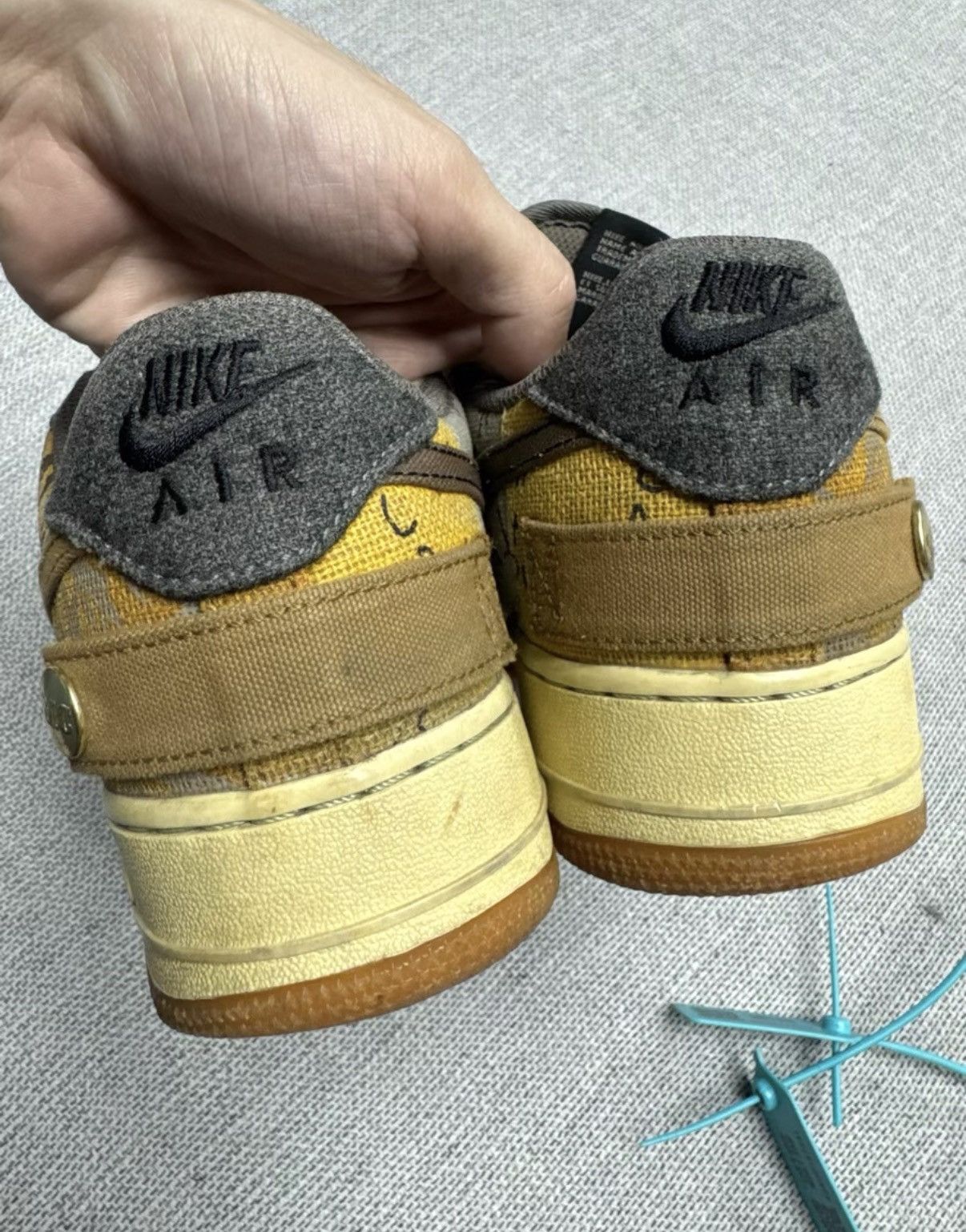 Adidas Nike Air Force 1 x Travis Scott Cactus Jack K37 Size US 9 / EU 42 - 4 Thumbnail