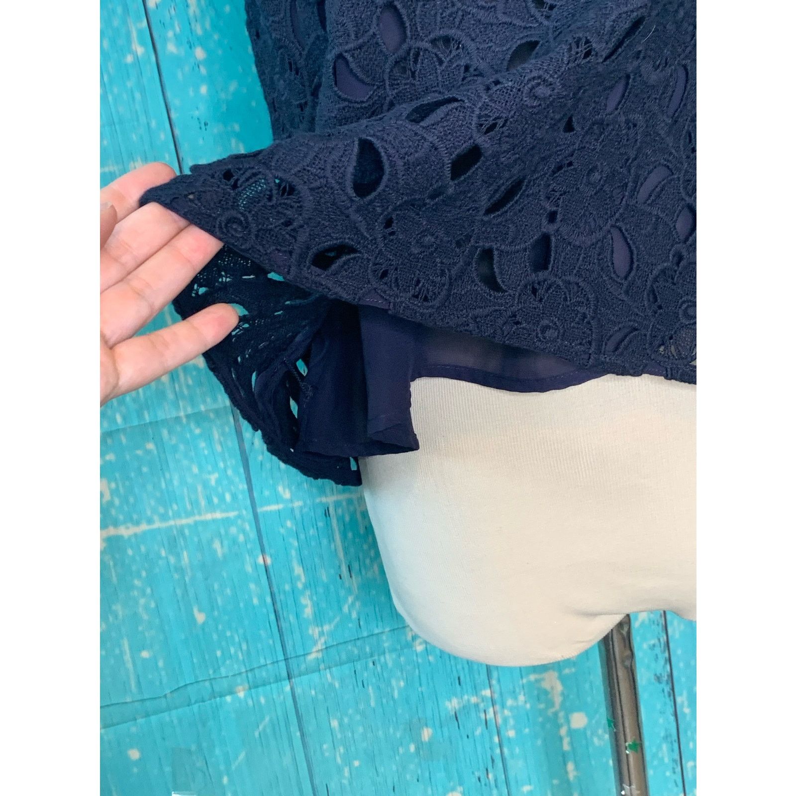 Ann Taylor Ann Taylor blue eyelet sleeveless lined blouse size XS Size XS / US 0-2 / IT 36-38 - 10 Thumbnail