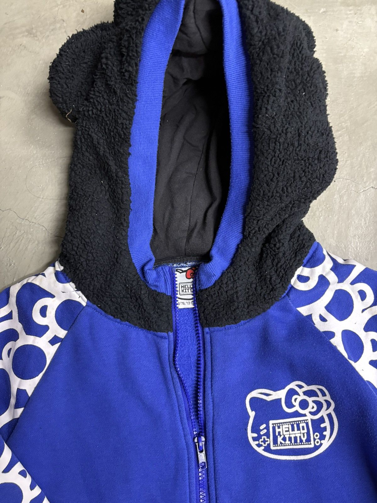 Beauty Beast HELLO KITTY WOOL HOODIE Size US M / EU 48-50 / 2 - 9 Thumbnail