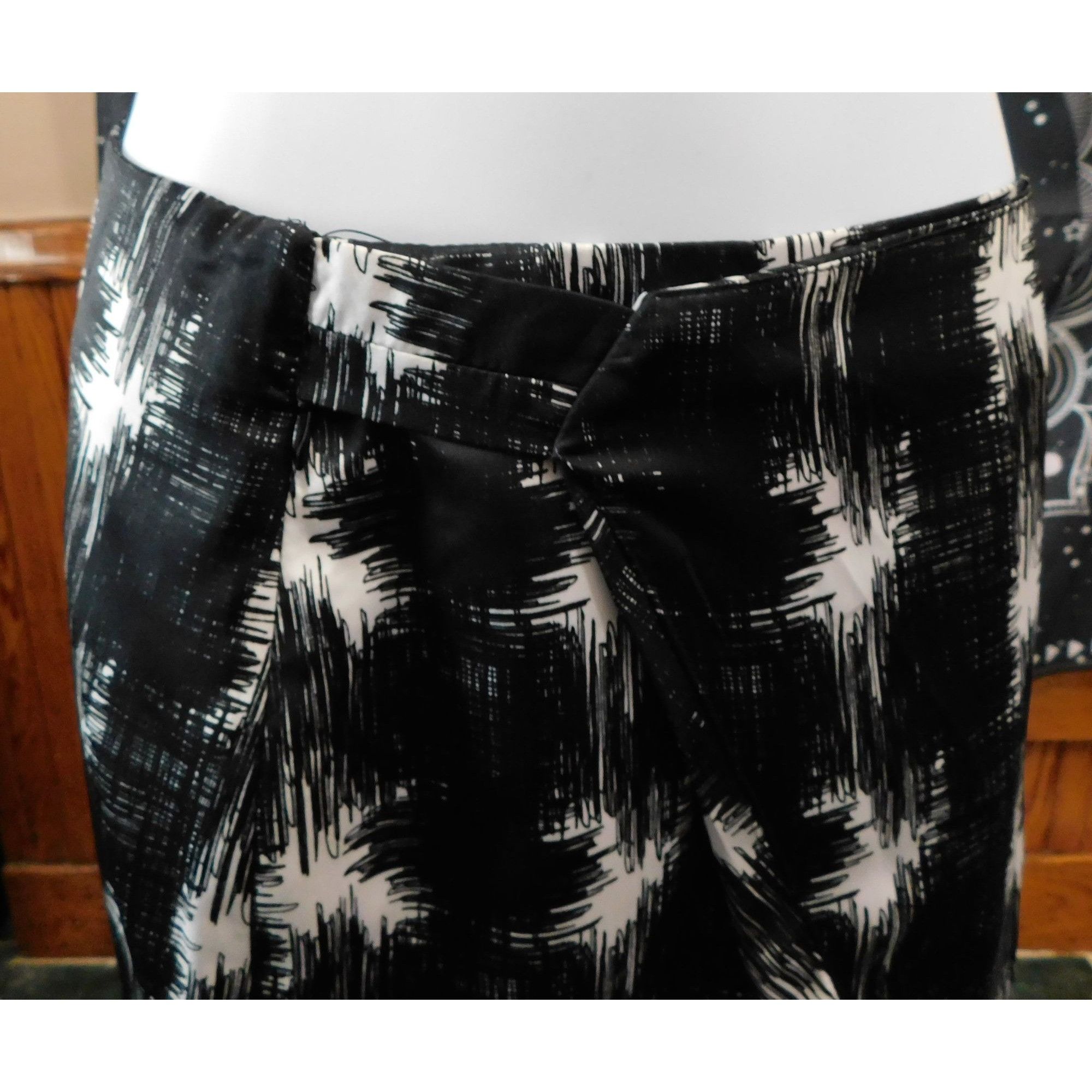Worthington Worthington Black And White Live Wire Faux Wrap Skirt Size 28" / US 6 / IT 42 - 6 Thumbnail