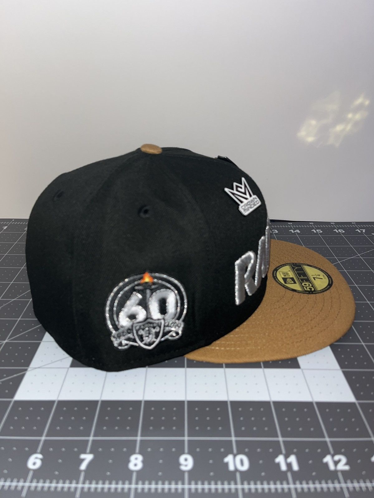 New Era Las Vegas Raiders 7 1/4 59FIFTY Black Two tone Size ONE SIZE - 4 Thumbnail
