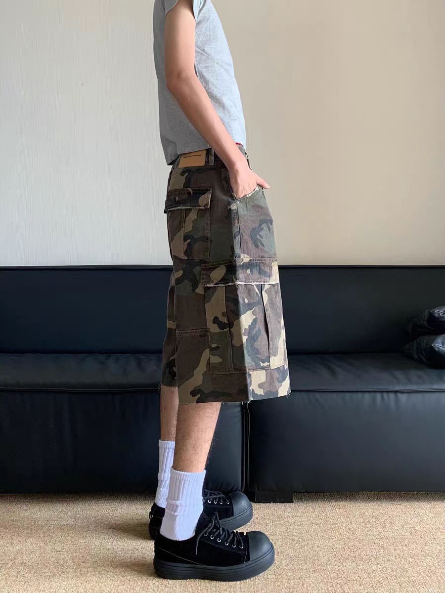 Japanese Brand Vintage Washed Camo Multi-Pocket Workwear Casual Shorts Size US 32 / EU 48 - 1 Thumbnail