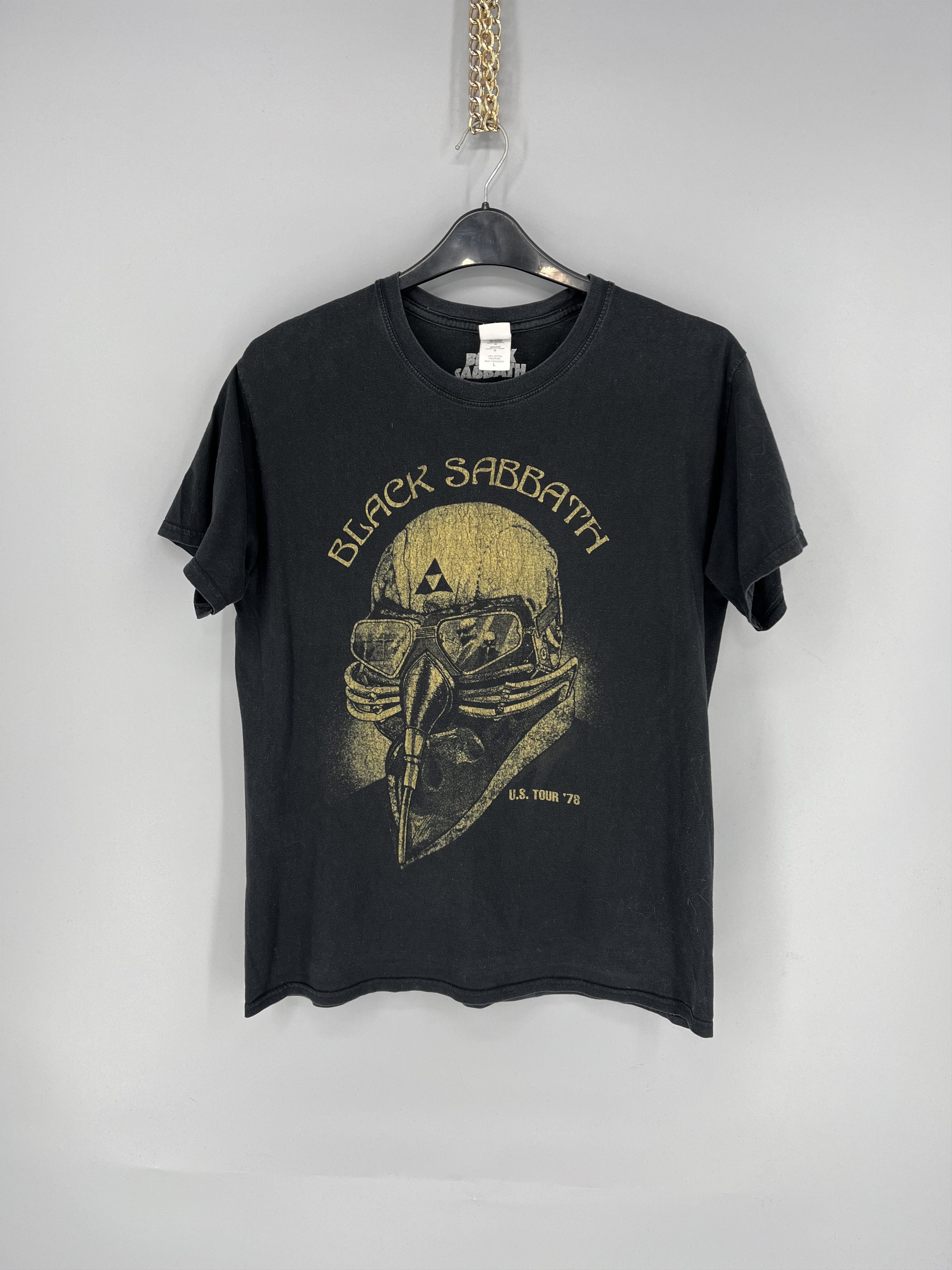 Band Tees Vintage Black Sabbath Big Logo Y2K T-Shirt Size US M / EU 48-50 / 2 - 1 Thumbnail