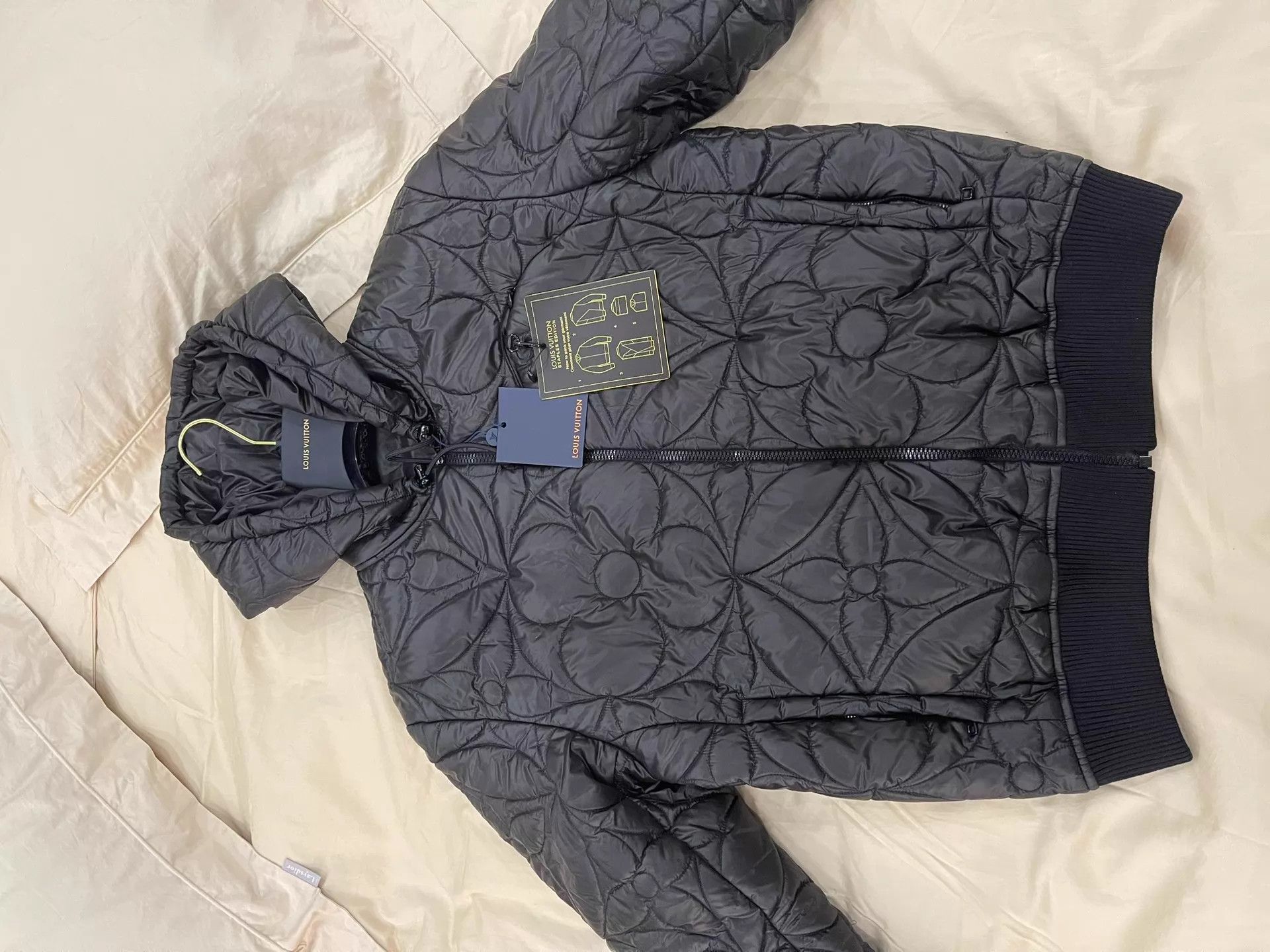 Louis Vuitton LV 3D Monogram Embroidered Padded Jacket 48 Size US M / EU 48-50 / 2 - 3 Thumbnail