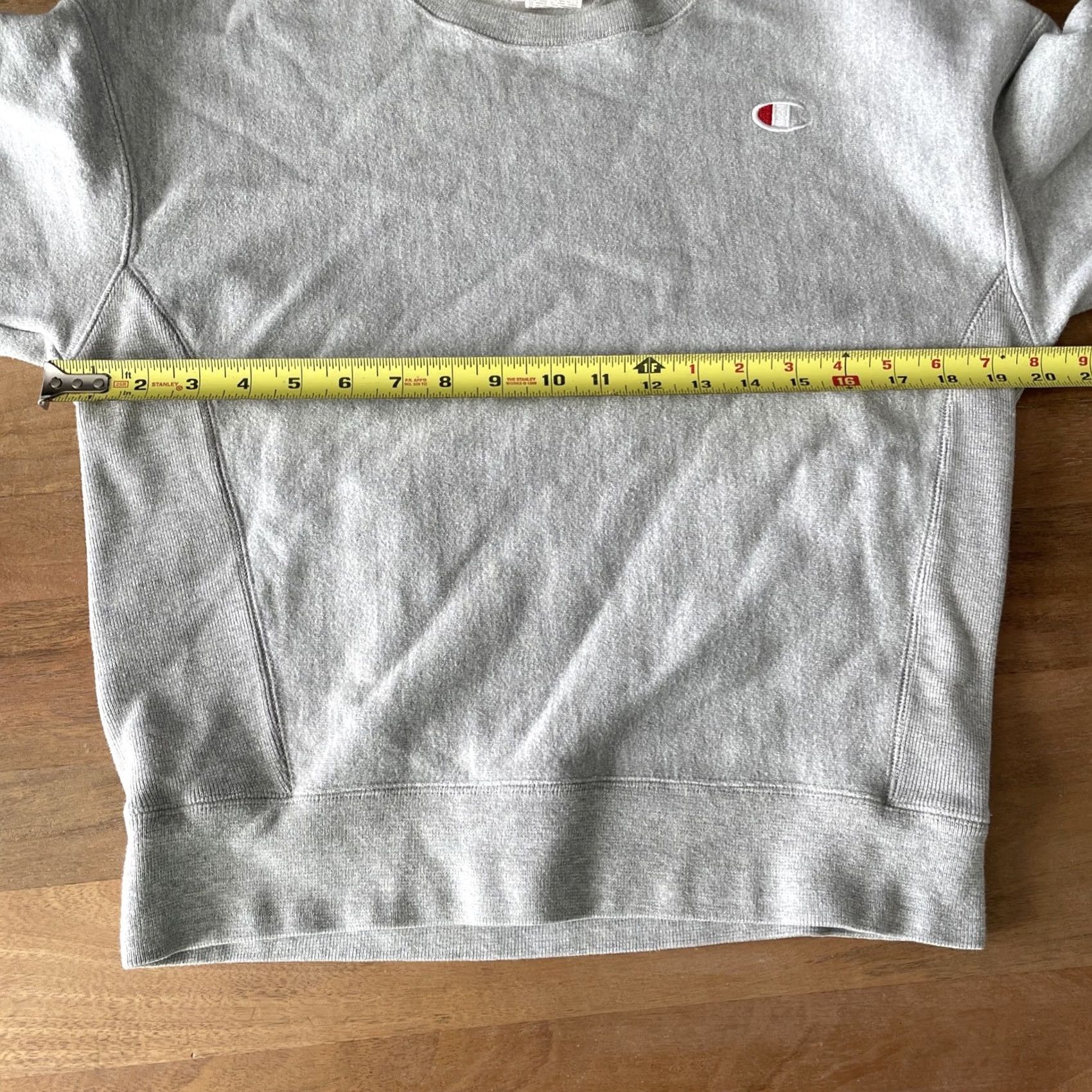 Champion Champion Reverse Weave Sweatshirt Womens Small Gray Fleece Pullover Crew Neck Long Sleeve Regular Fit Logo Solid Vintage? No—remove mystery. Size S / US 4 / IT 40 - 8 Thumbnail