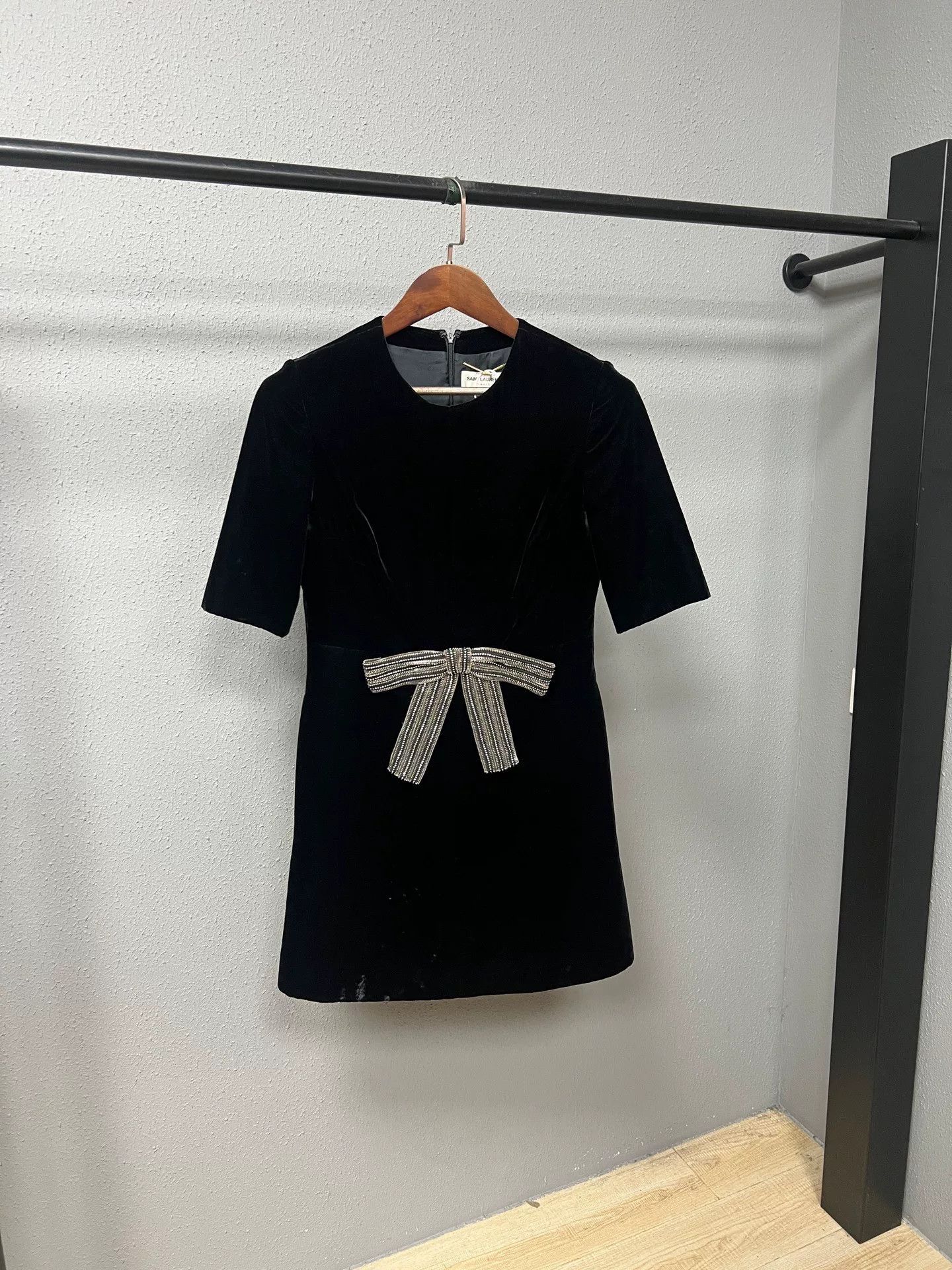 Yves Saint Laurent black velvet bow detail dress Size M / US 6-8 / IT 42-44 - 1 Thumbnail