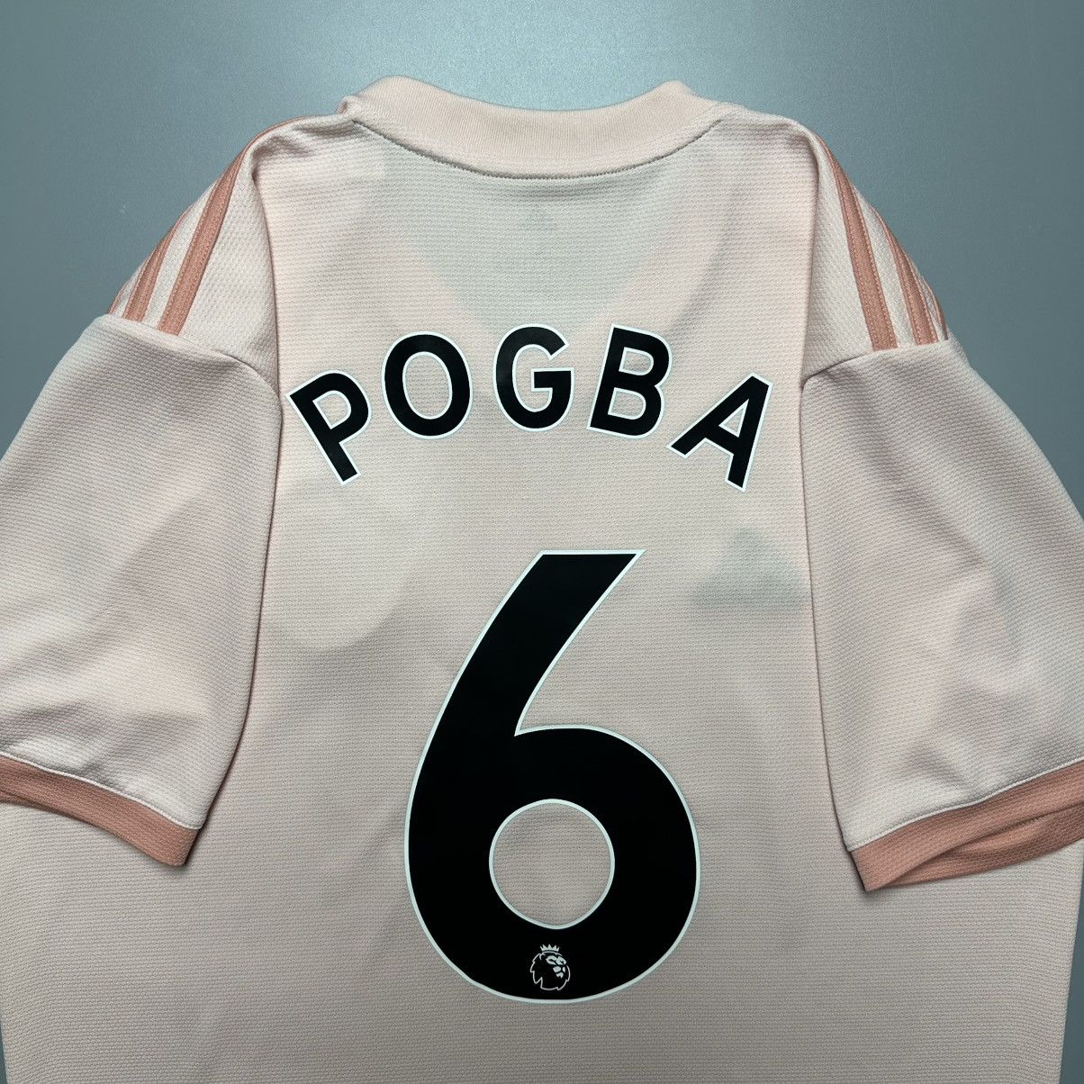 Vintage MAN UNITED ADIDAS 2018/2019 SOCCER AWAY JERSEY #6 POGBA Size US L / EU 52-54 / 3 - 9 Thumbnail