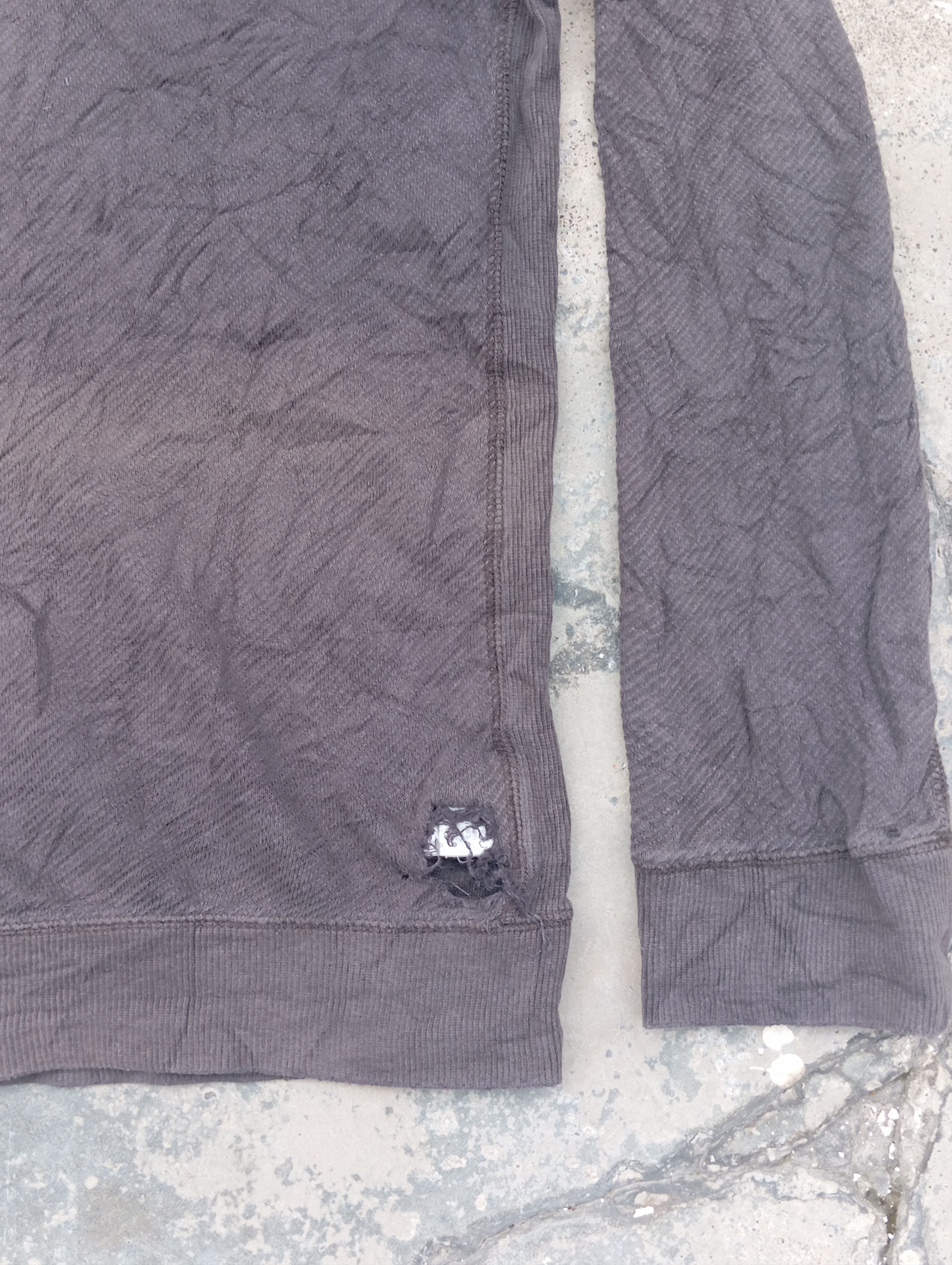 Burberry Ripped burberry sweatshirt Size US L / EU 52-54 / 3 - 2 Thumbnail