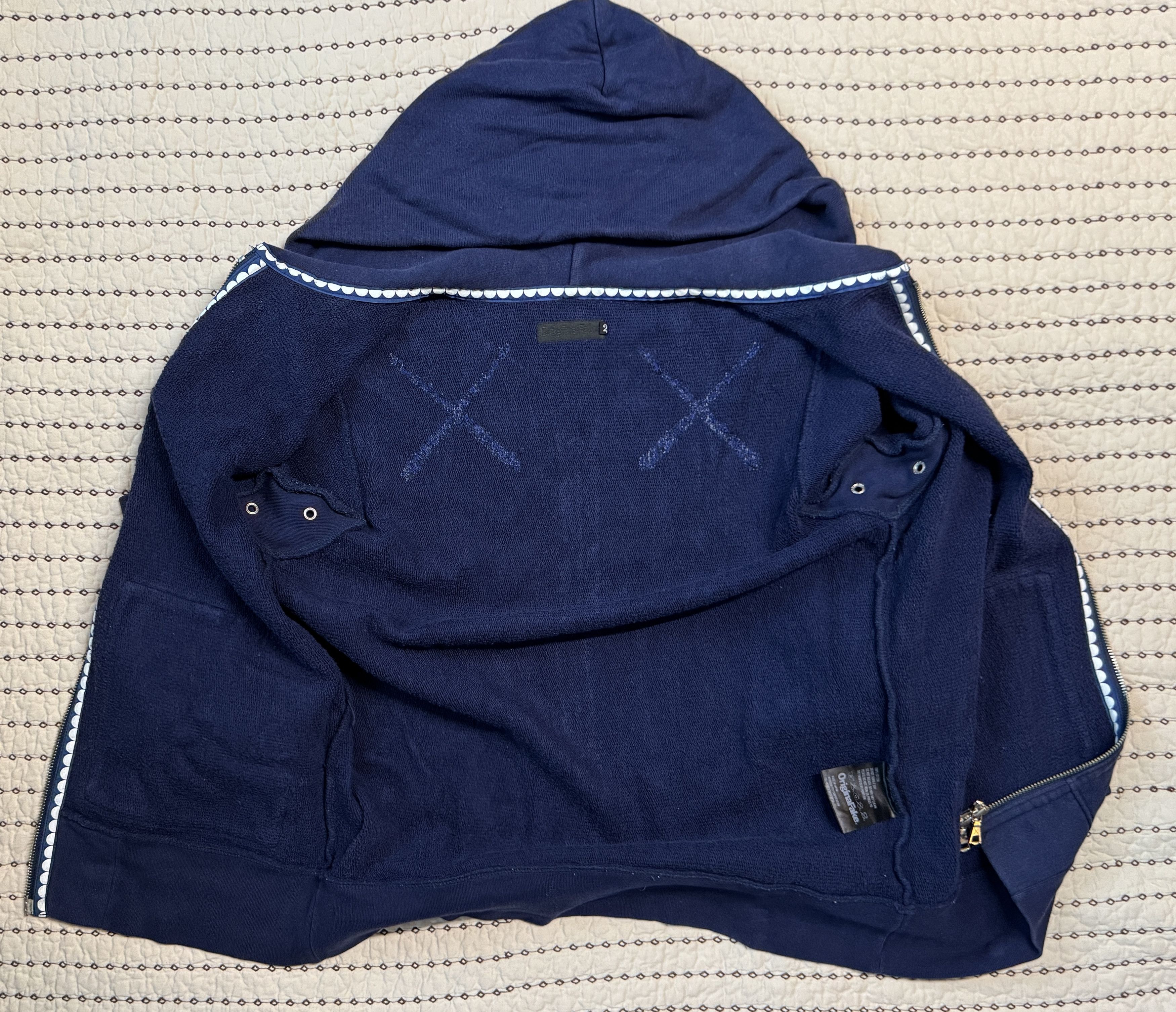 Kaws KAWS / ORIGINAL FAKE - CHOMPERS HOODIE NAVY MEDIUM SZ 2 XX Size US M / EU 48-50 / 2 - 2 Thumbnail