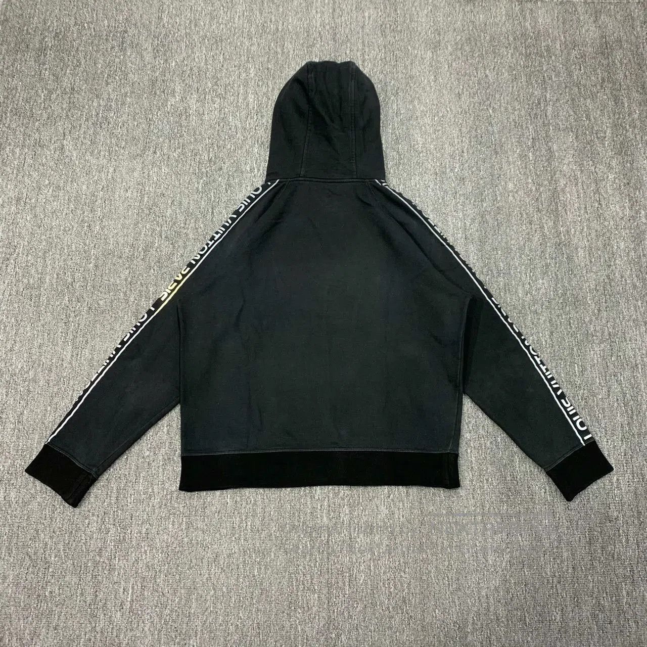 Louis Vuitton lv black reflective logo hoodie sweatshirt. Size US M / EU 48-50 / 2 - 4 Thumbnail
