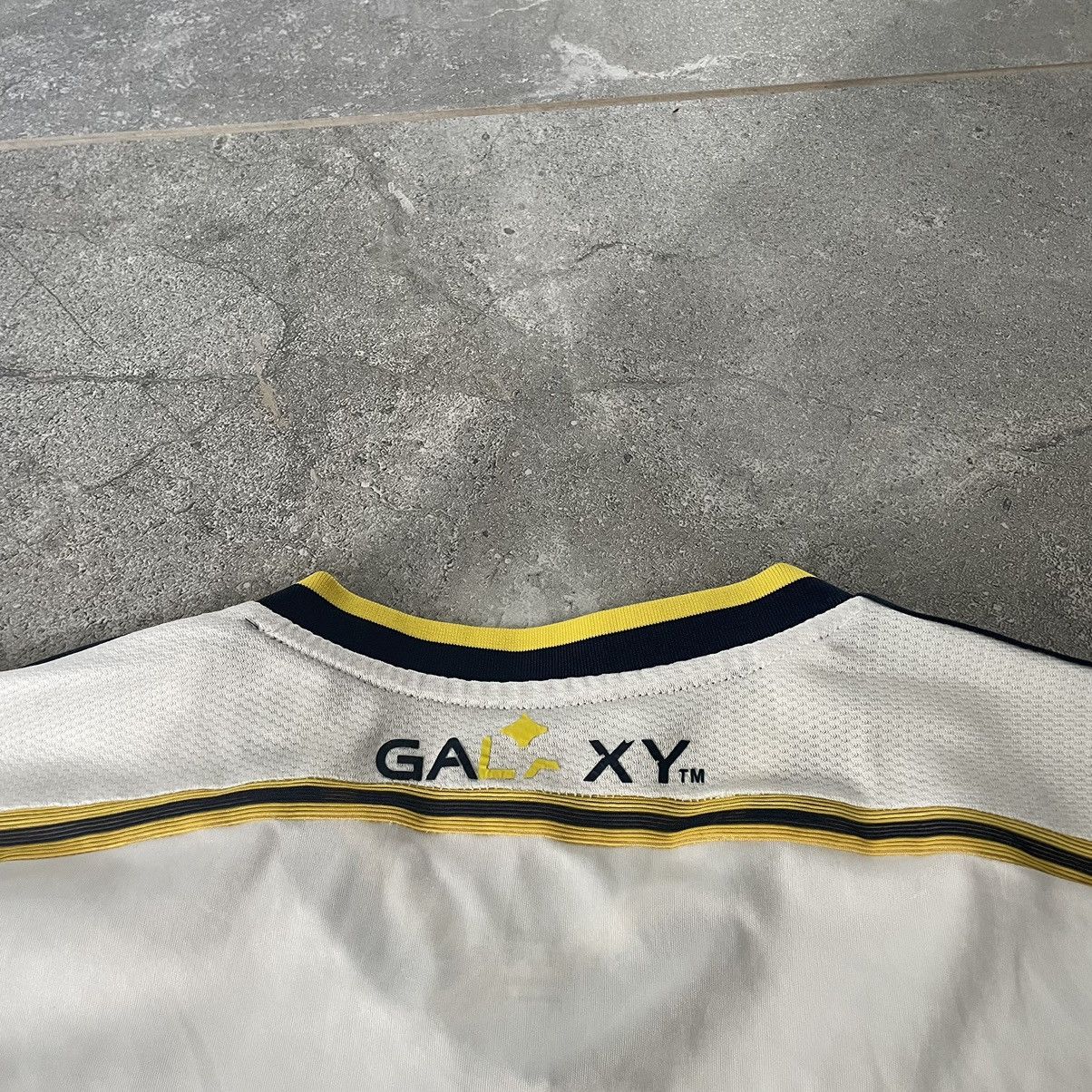Adidas Retro LA GALAXY tee Adidas away jersey 90s Beckham Herbalife Size US XL / EU 56 / 4 - 9 Thumbnail